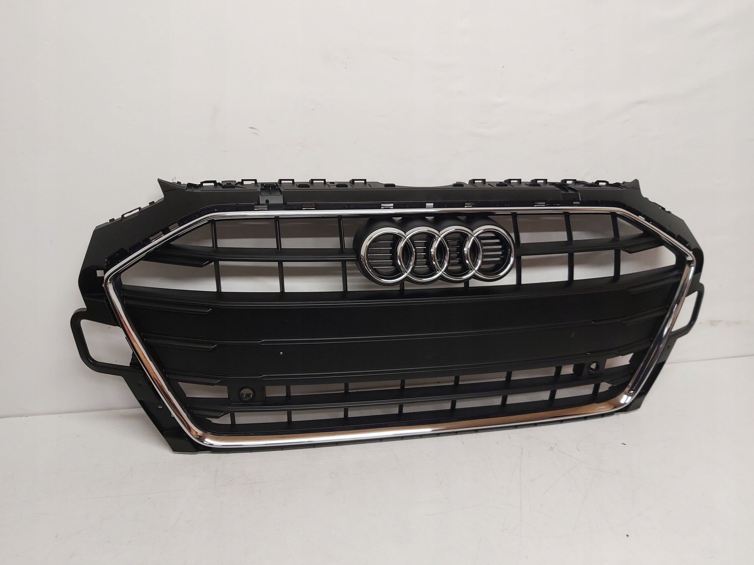 Kühlergrill Audi A4 B9 8W0 FRONTGRILL 8W0853651DB Kühlergitter