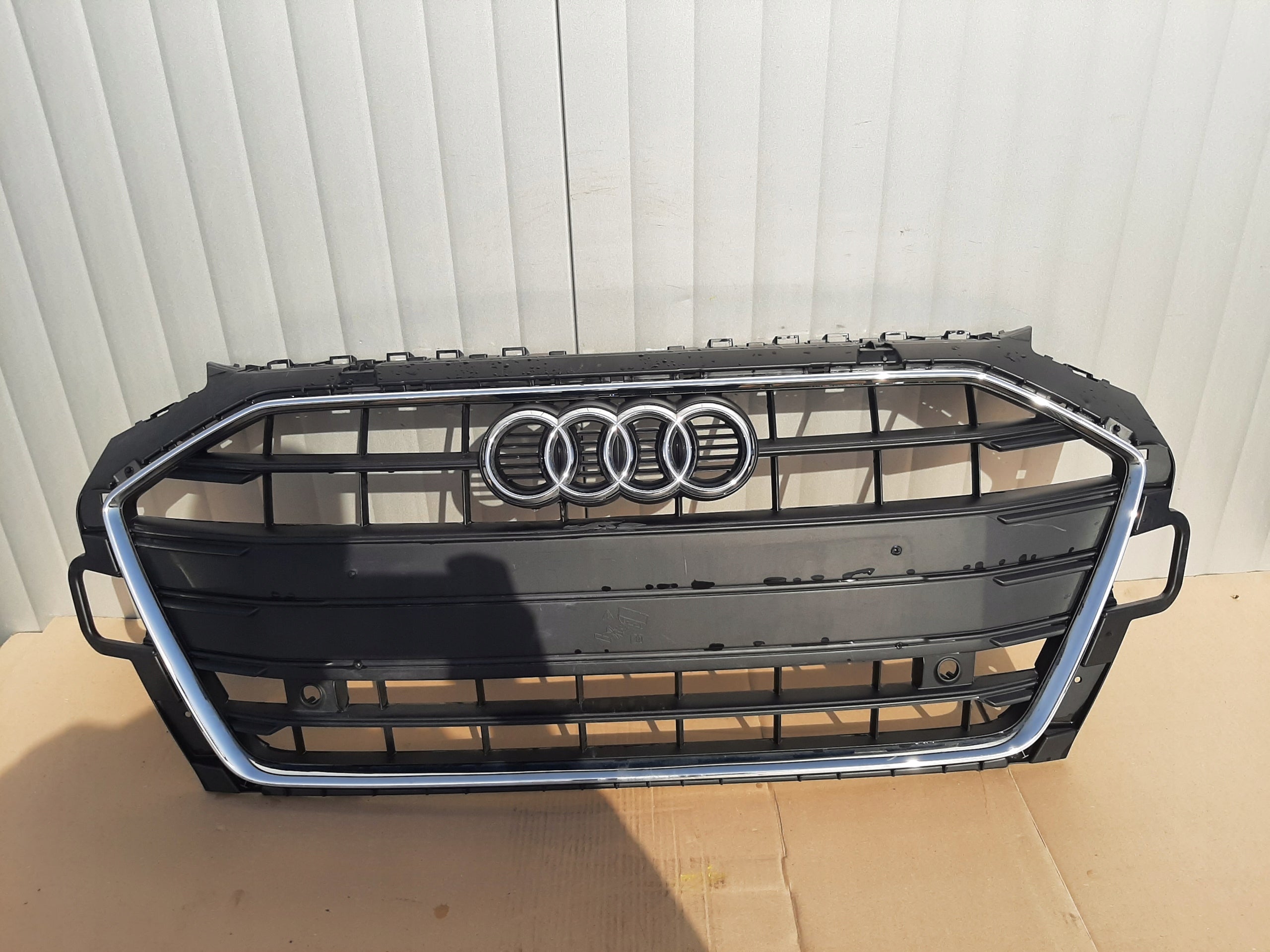  Kühlergrill Audi A4 B9 FRONTGRILL 8W0853651DB Kühlergitter product image