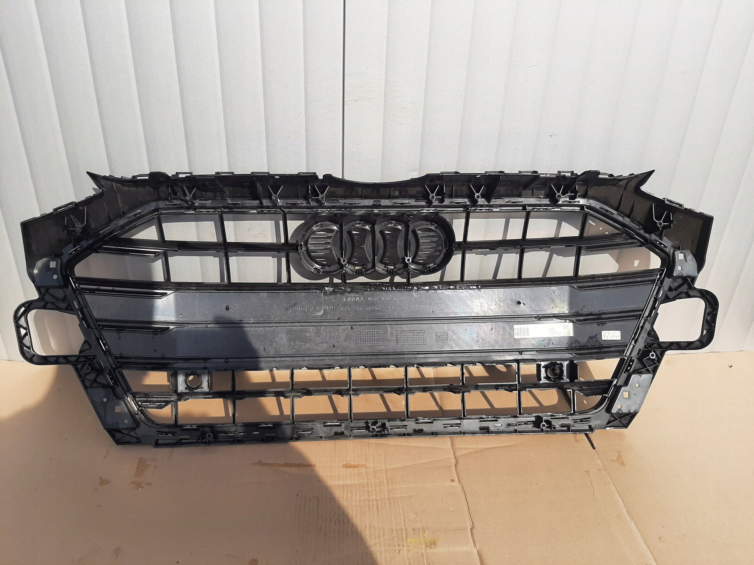 Kühlergrill Audi A4 B9 FRONTGRILL 8W0853651DB Kühlergitter