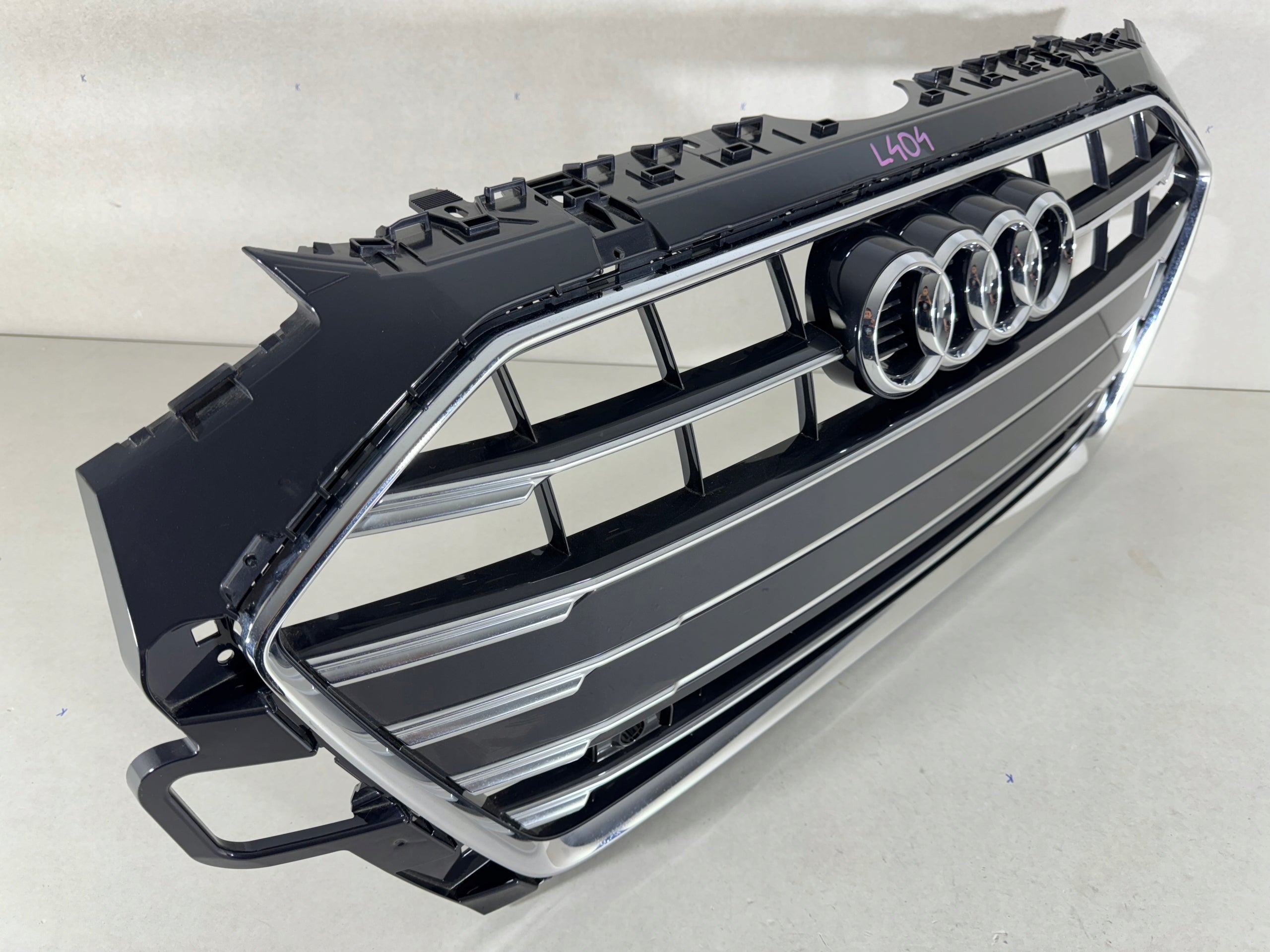 Kühlergrill Audi A4 FRONTGRILL 8W0853651DF Kühlergitter