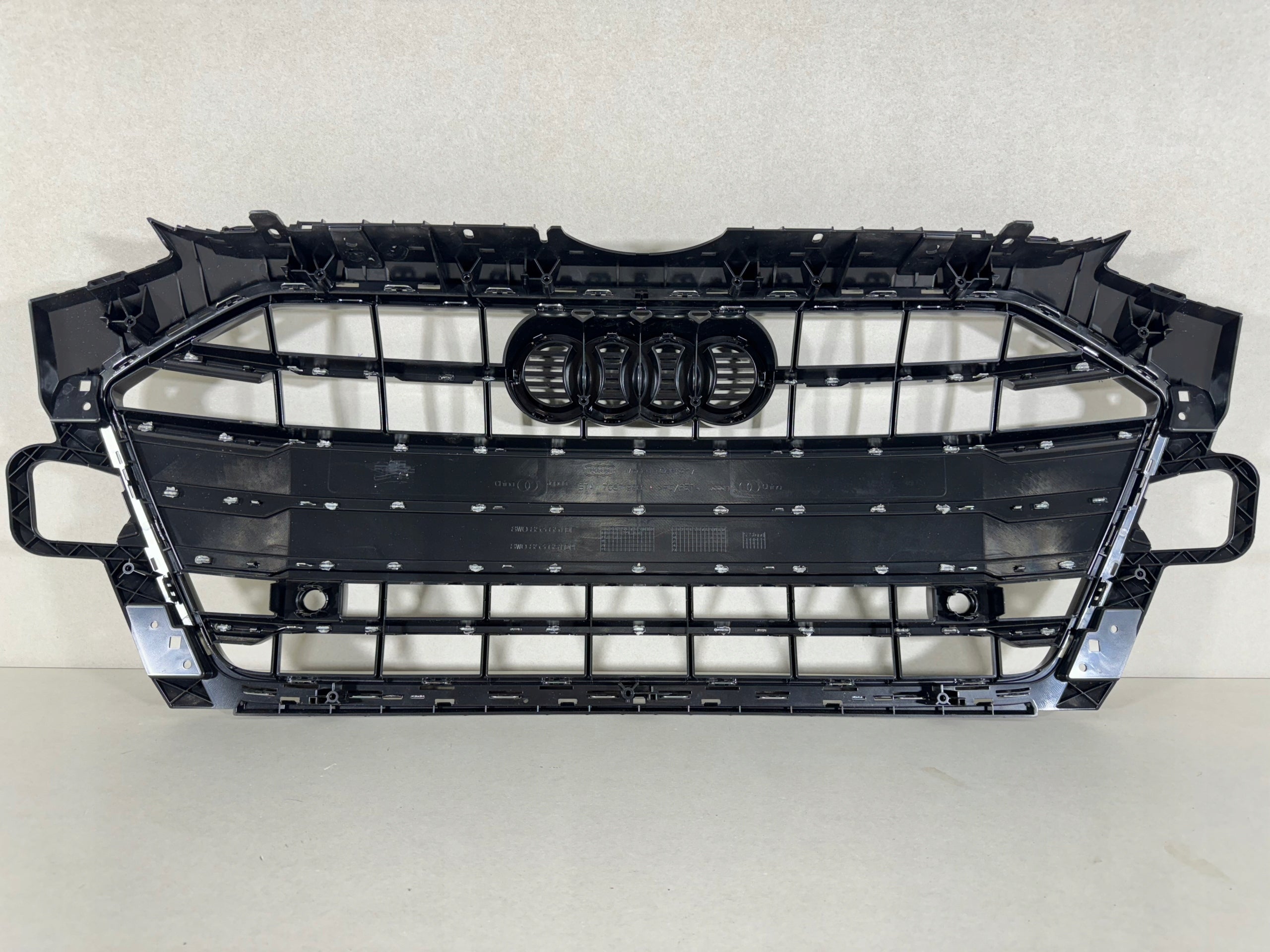 Kühlergrill Audi A4 FRONTGRILL 8W0853651DF Kühlergitter