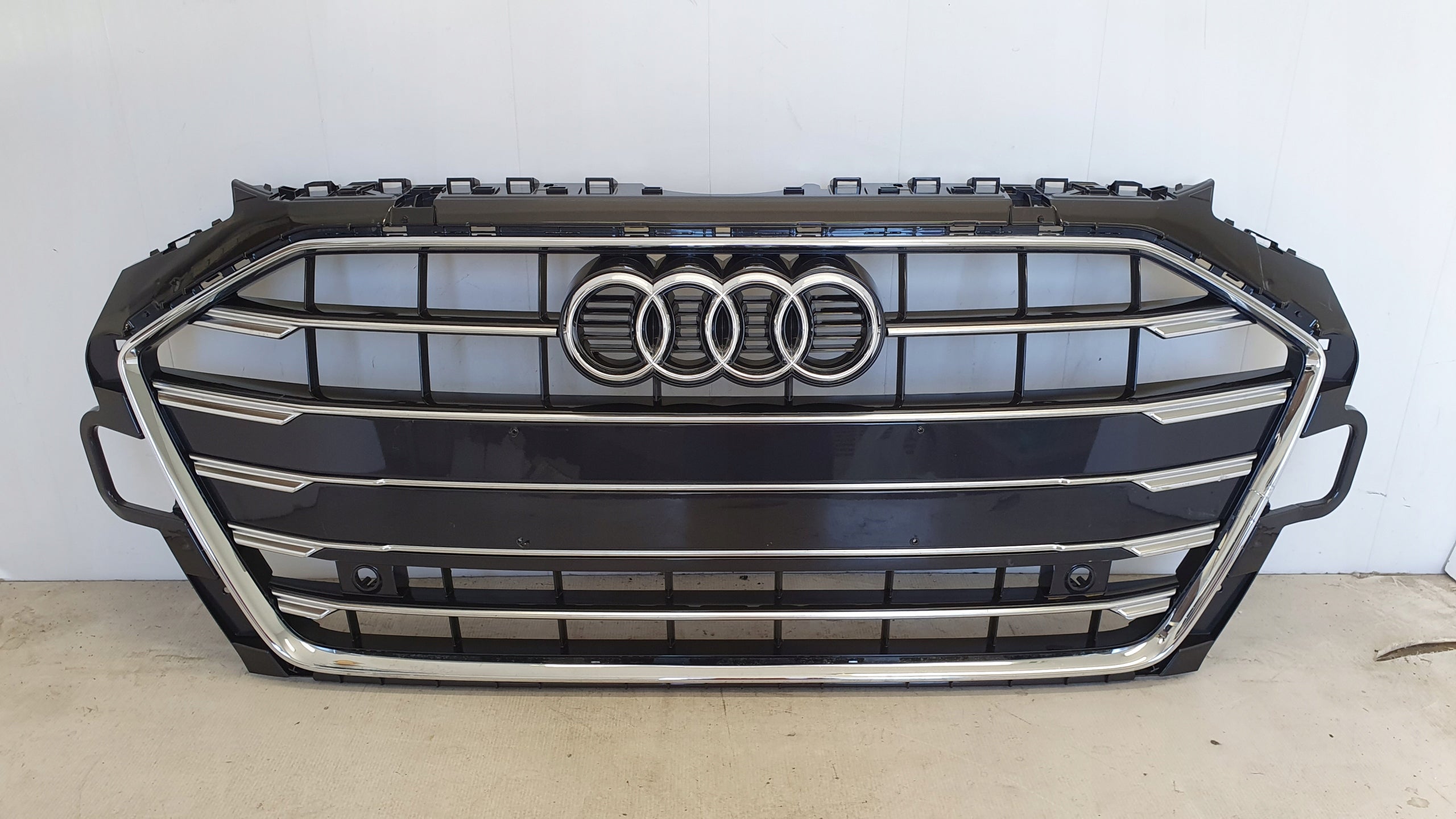 Kühlergrill Audi A4 B9 FRONTGRILL 8W0853651DF Kühlergitter