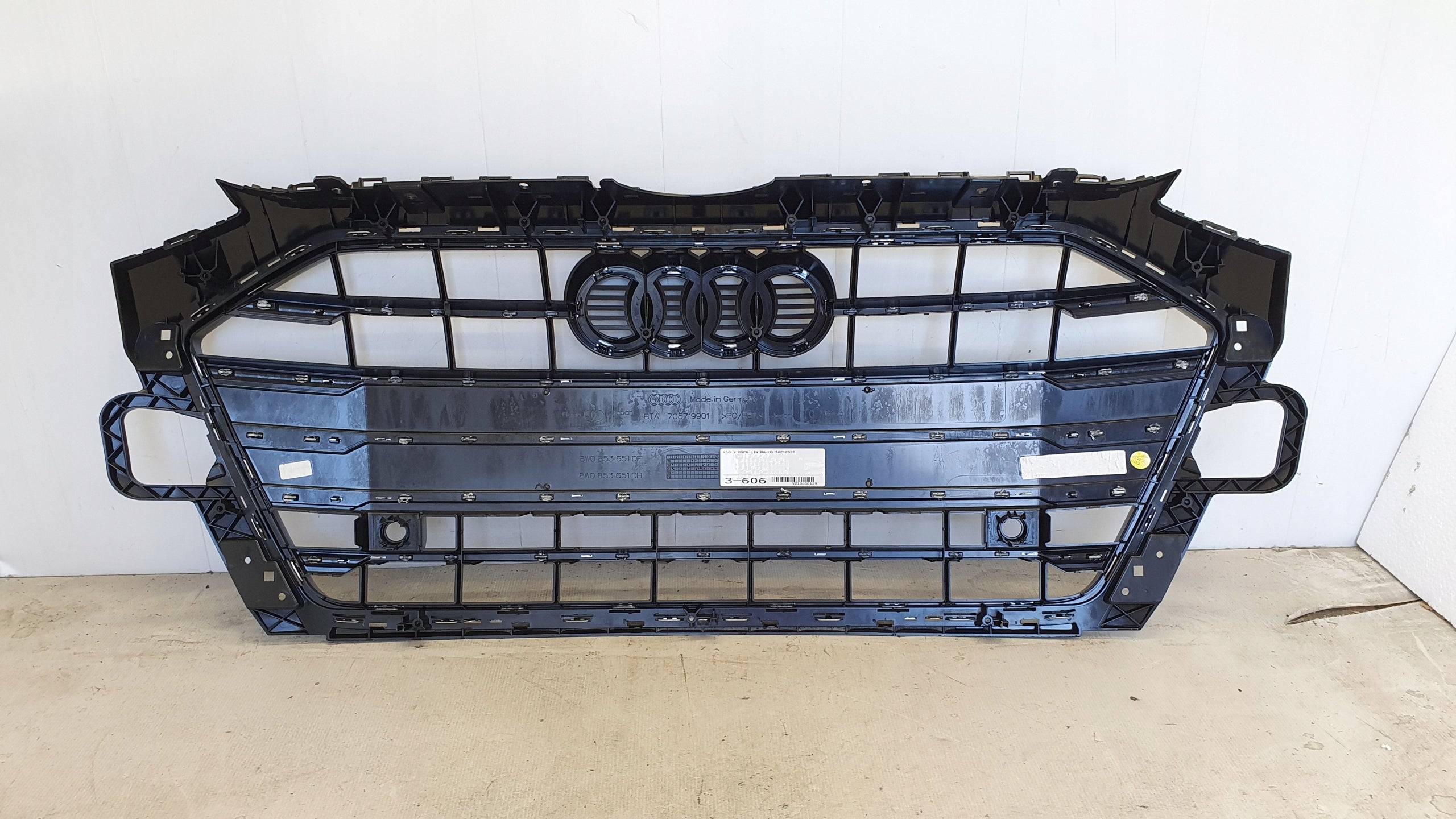 Kühlergrill Audi A4 B9 FRONTGRILL 8W0853651DF Kühlergitter