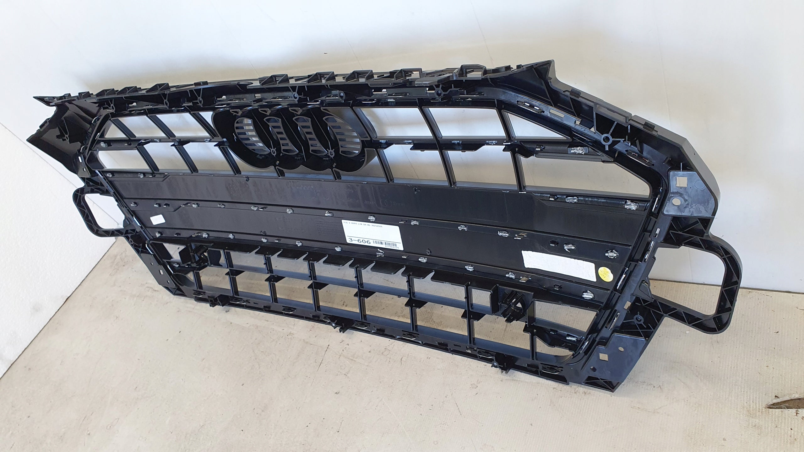 Kühlergrill Audi A4 B9 FRONTGRILL 8W0853651DF Kühlergitter