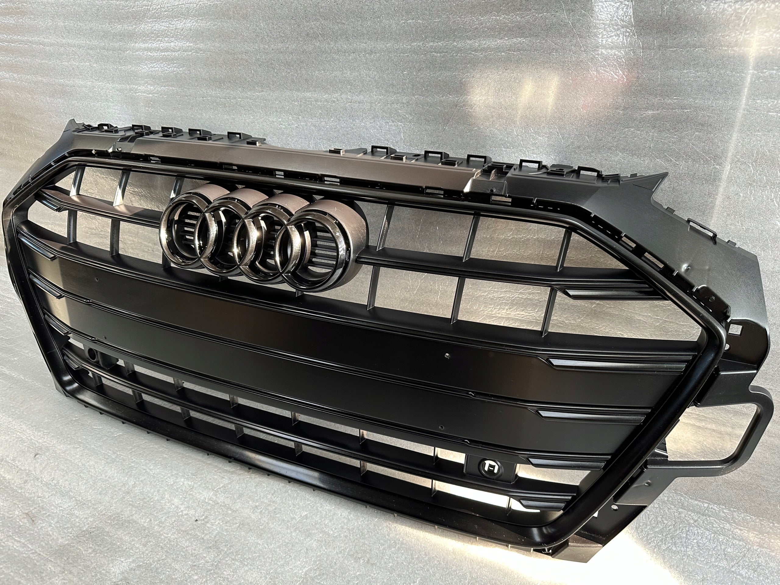 Kühlergrill Audi A4 B9 FRONTGRILL 8W0853651DF Kühlergitter