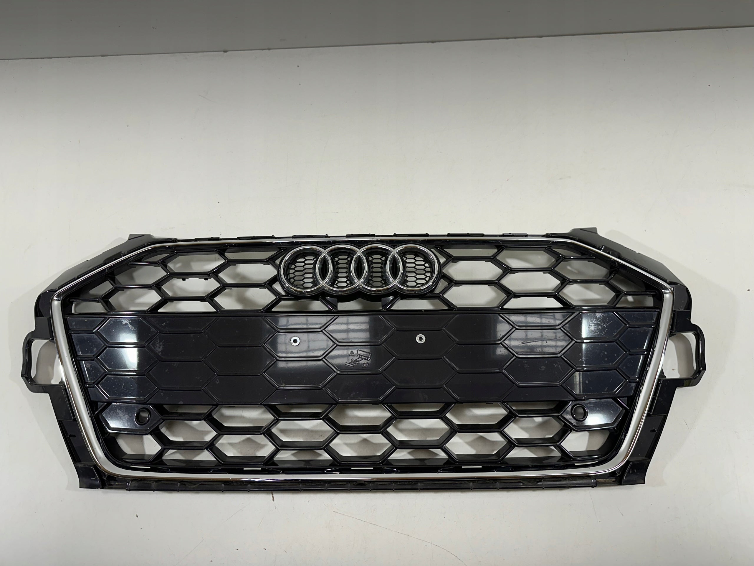 Kühlergrill Audi A4 B9 FRONTGRILL 8W0853651DT Kühlergitter