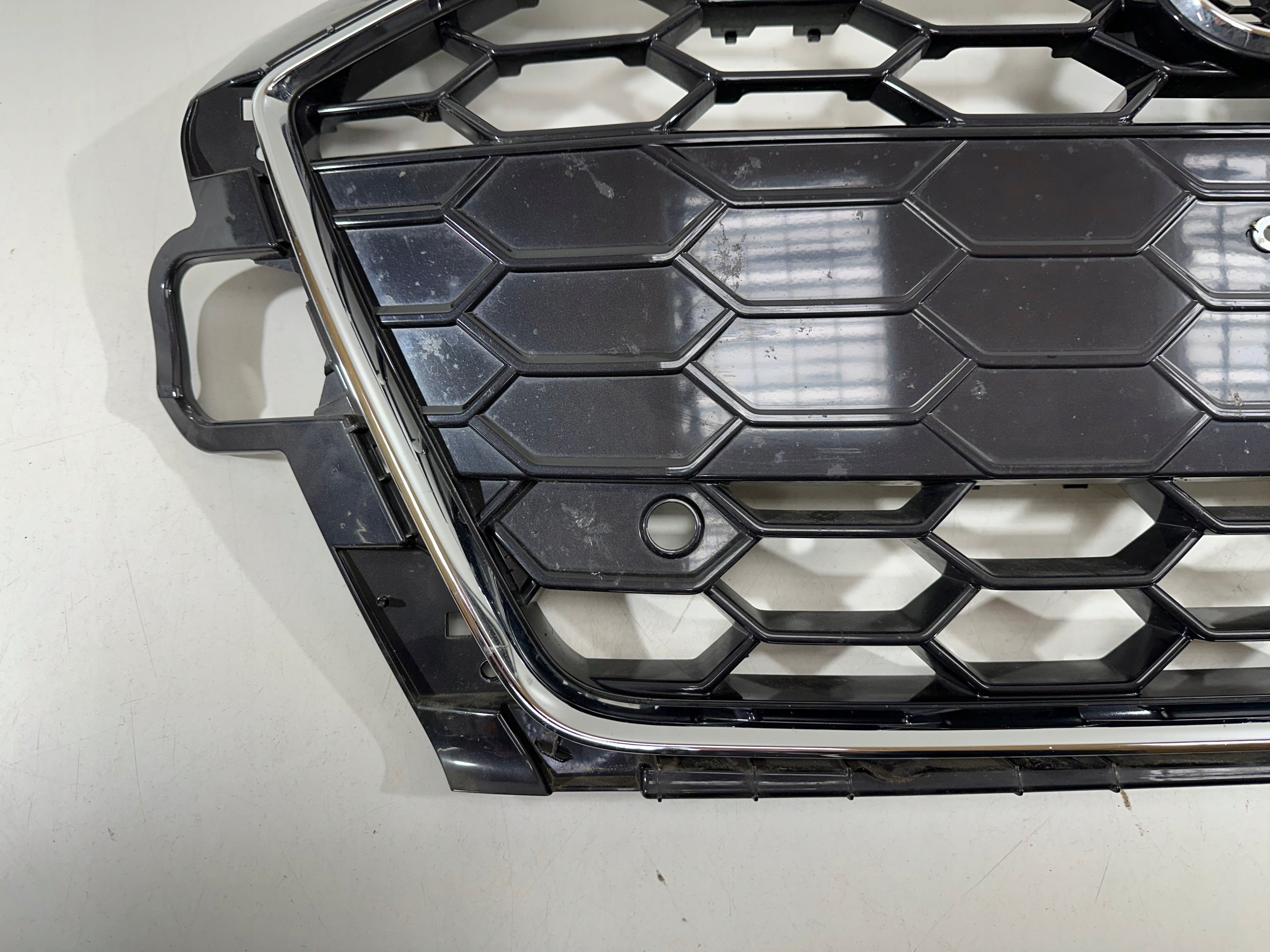 Kühlergrill Audi A4 B9 FRONTGRILL 8W0853651DT Kühlergitter