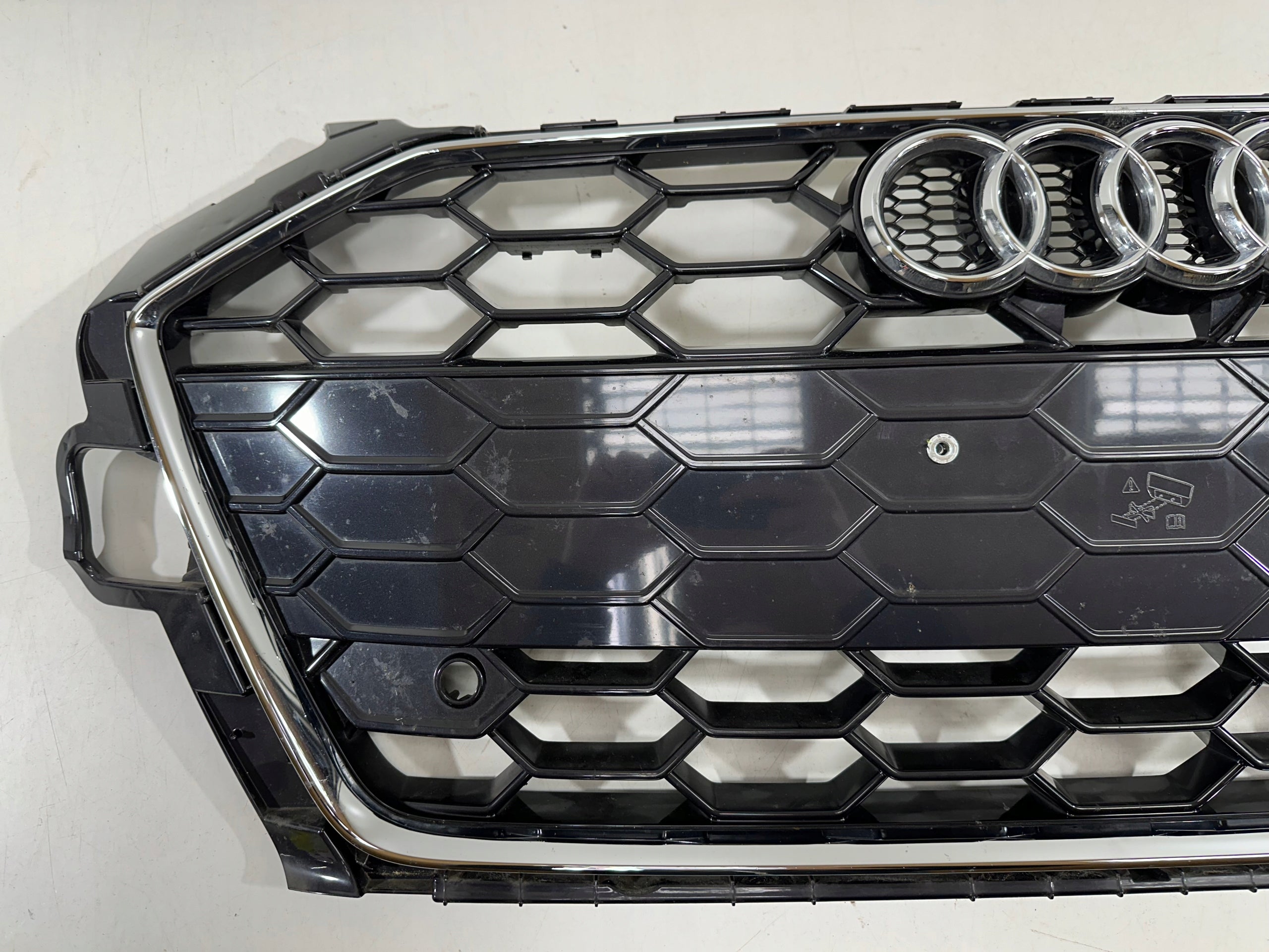 Kühlergrill Audi A4 B9 FRONTGRILL 8W0853651DT Kühlergitter