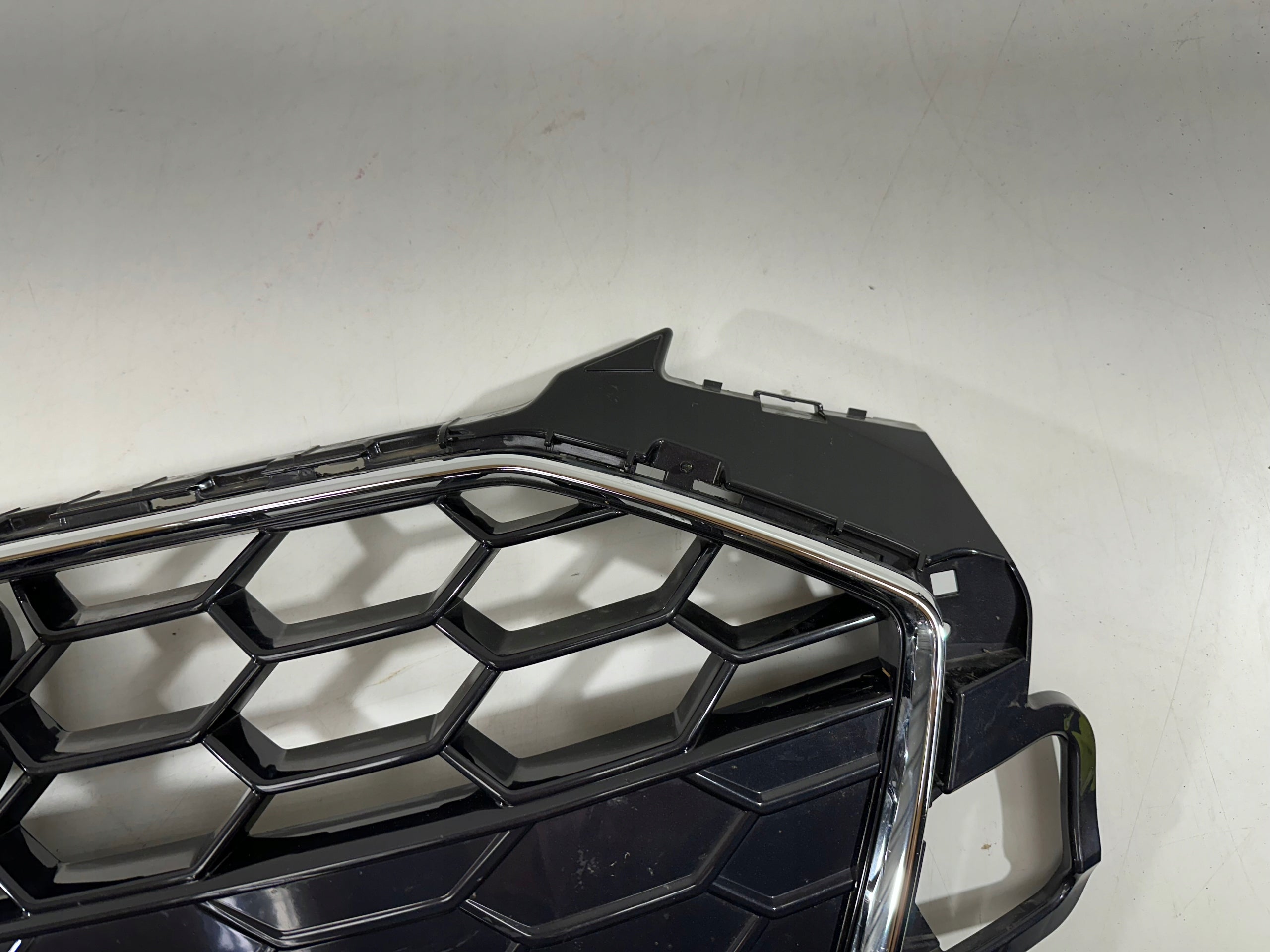 Kühlergrill Audi A4 B9 FRONTGRILL 8W0853651DT Kühlergitter