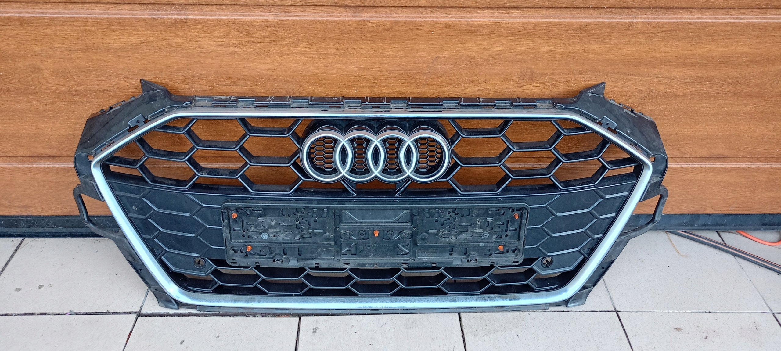  Grille de radiateur Audi A4 B9 FRONT GRILL 8W0853651EB grille de radiateur  product image