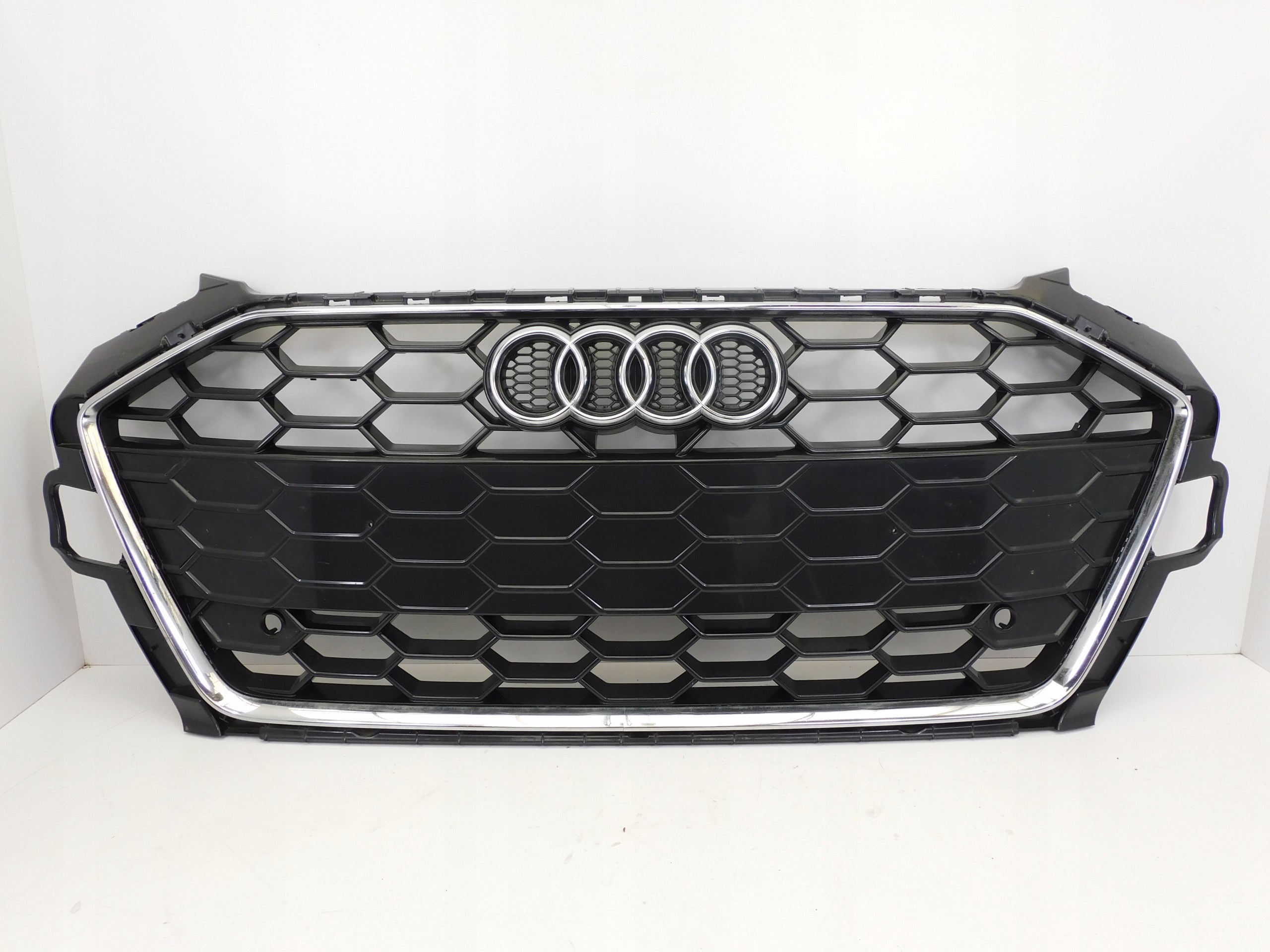 Kühlergrill Audi A4 B9 8W FRONTGRILL 8W0853651EB Kühlergitter