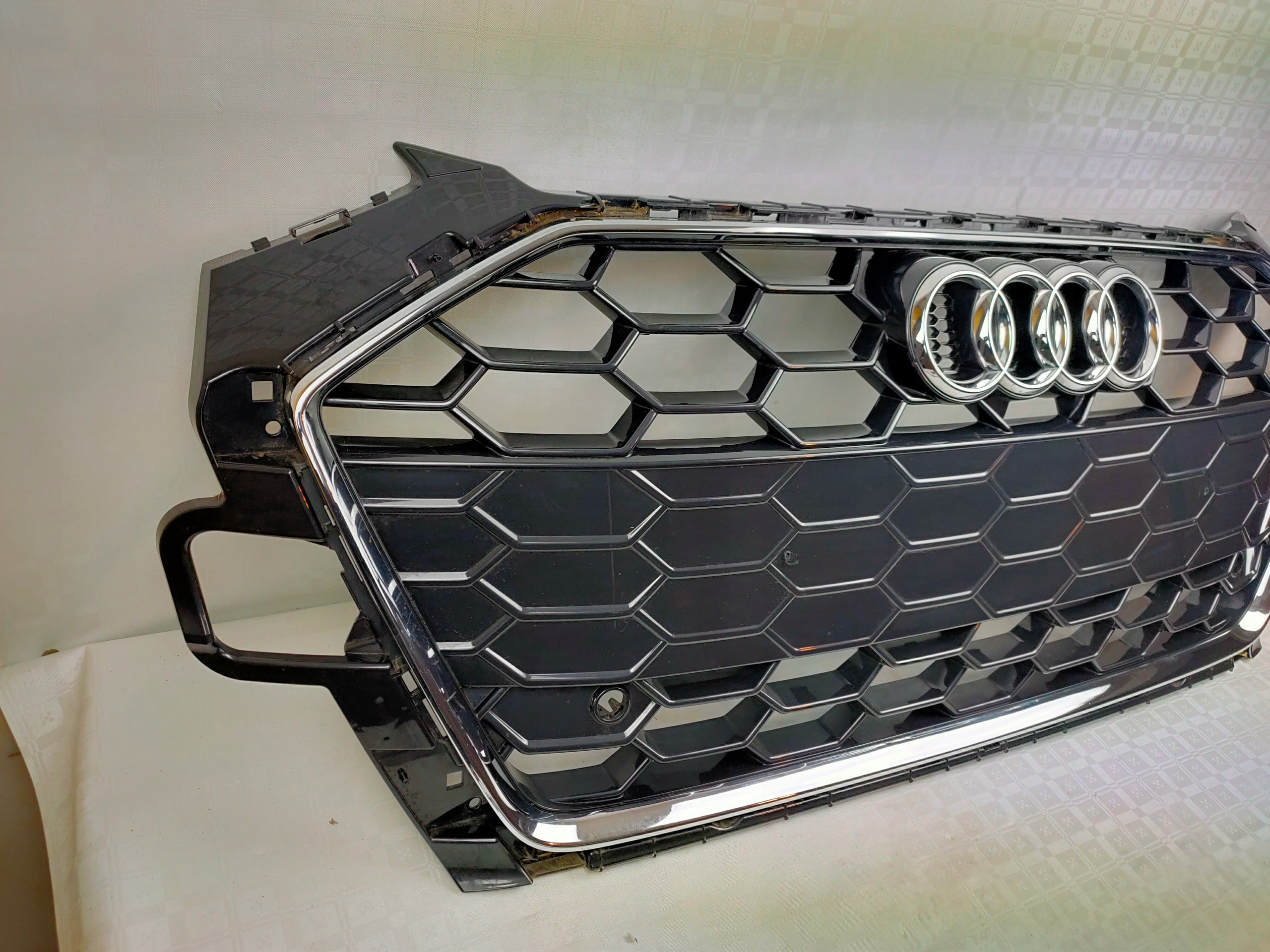 Kühlergrill Audi A4 B9 FRONTGRILL 8W0853651EB Kühlergitter