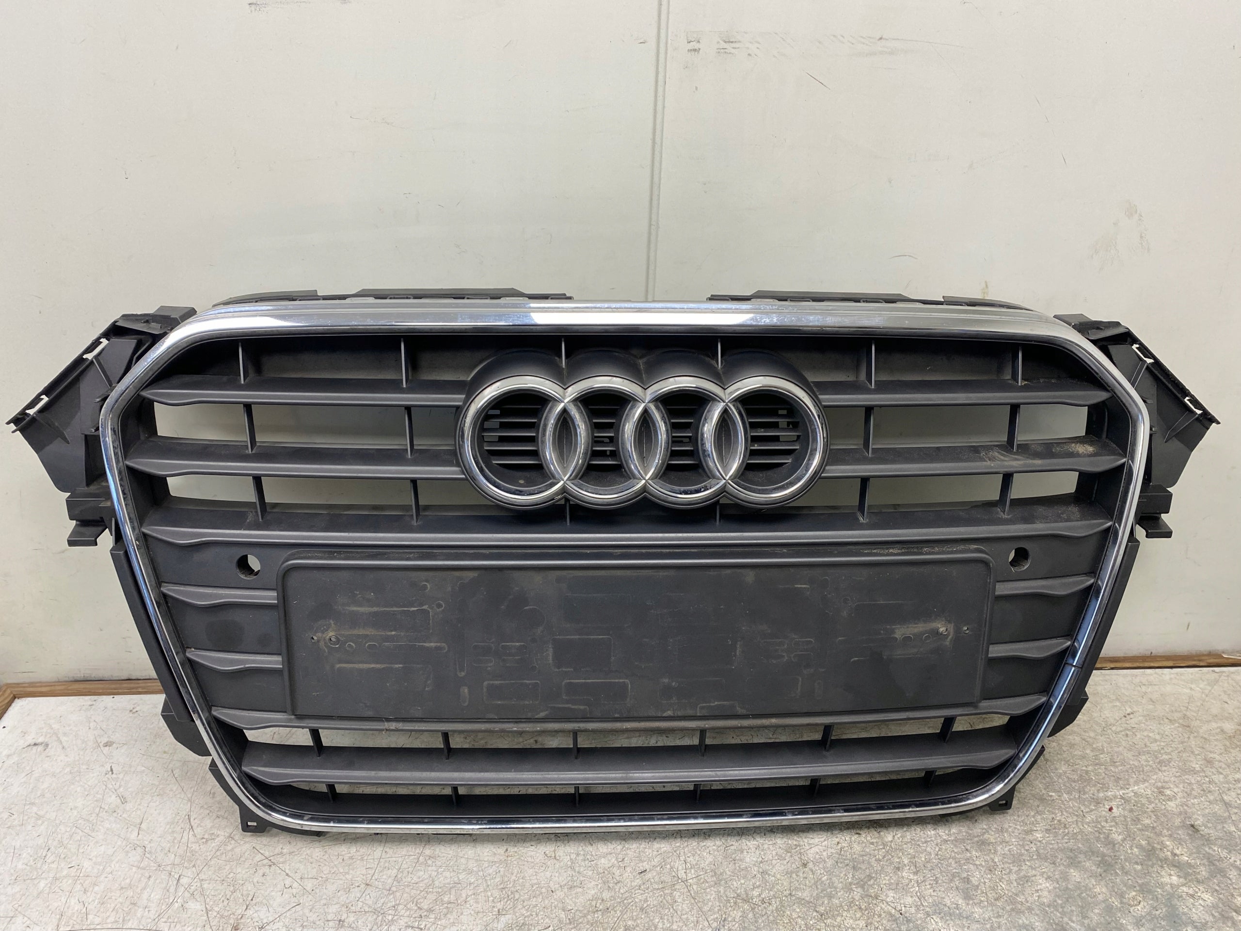 Kühlergrill Audi A4 B8 FRONTGRILL 8K0853651E Kühlergitter