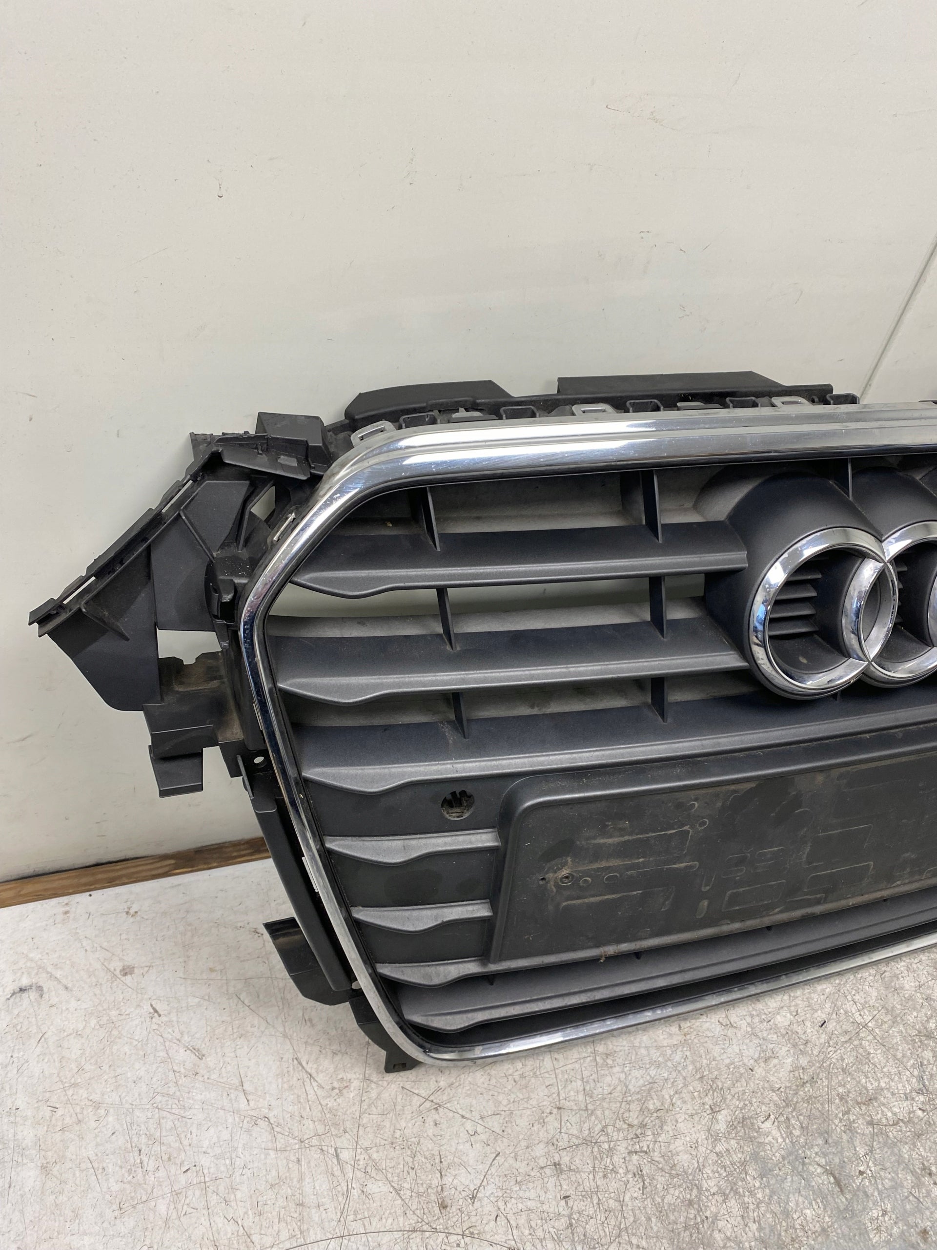 Kühlergrill Audi A4 B8 FRONTGRILL 8K0853651E Kühlergitter