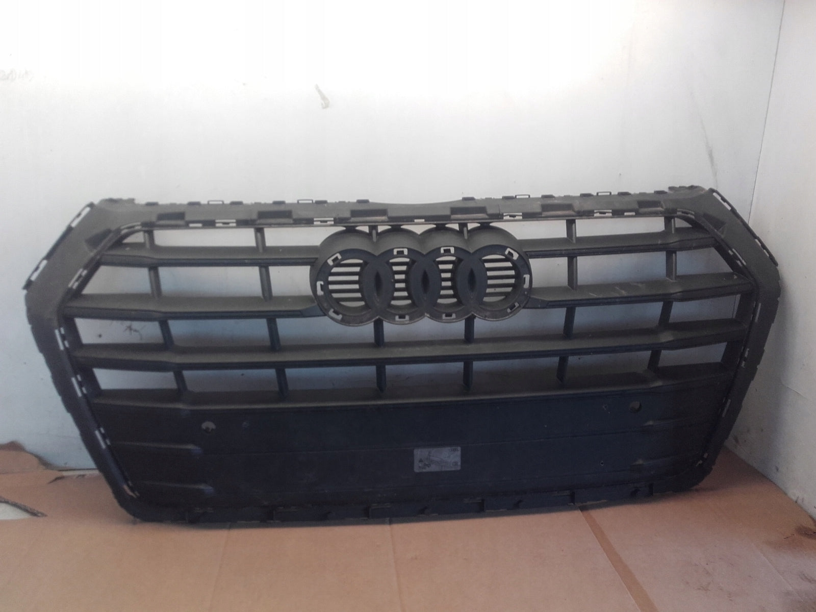 Kühlergrill Audi A4 B8 FRONTGRILL 8K0853651EG Kühlergitter