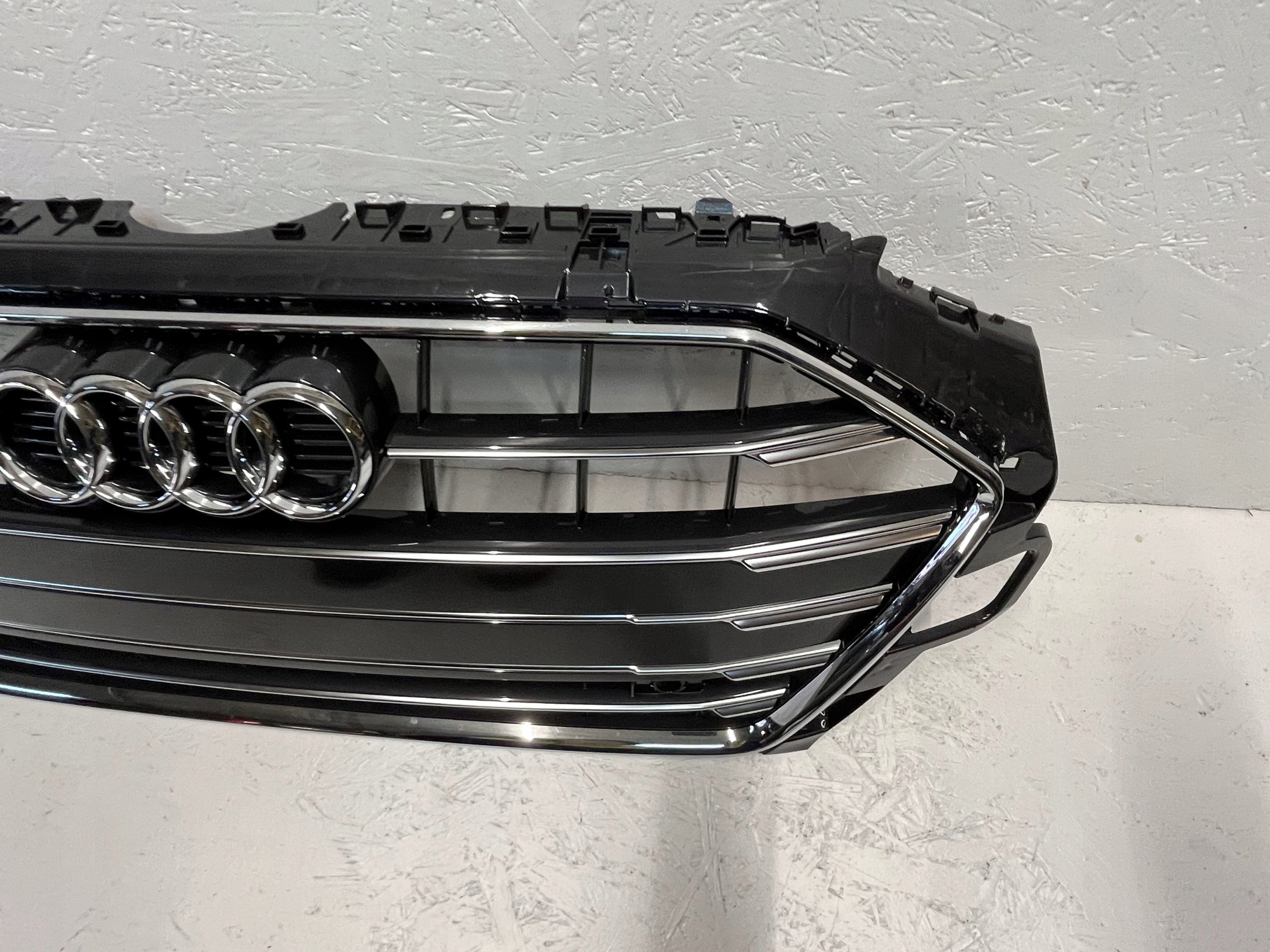 Kühlergrill Audi A4 B9 FRONTGRILL 8W0853651DF Kühlergitter