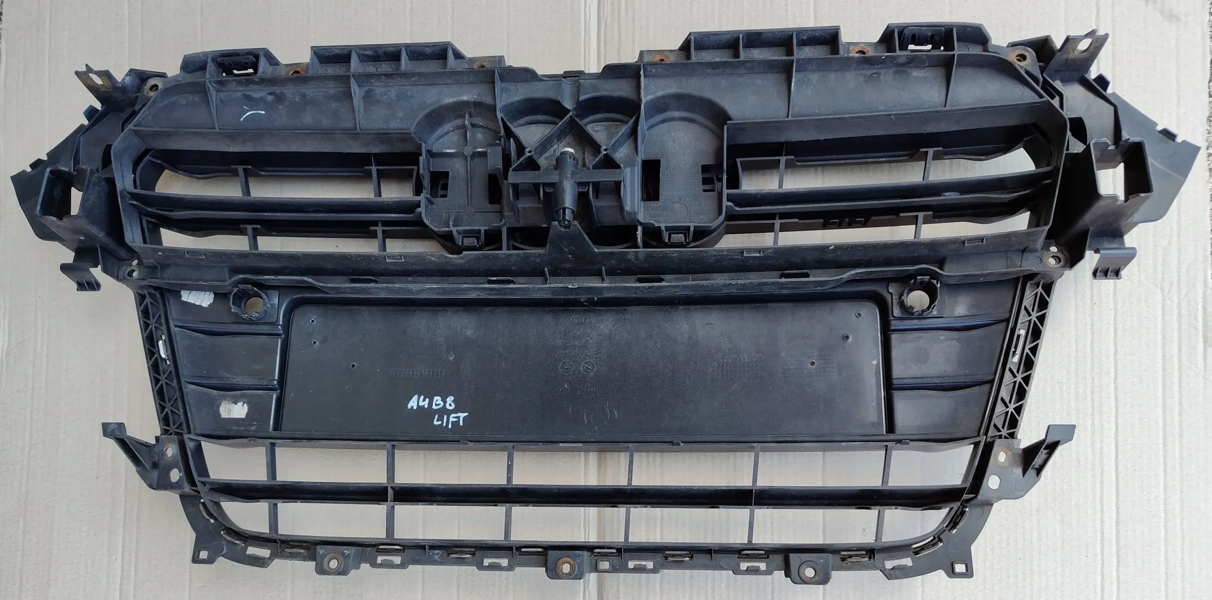 Kühlergrill Audi A4 B8 FRONTGRILL 8K0853651F8 Kühlergitter