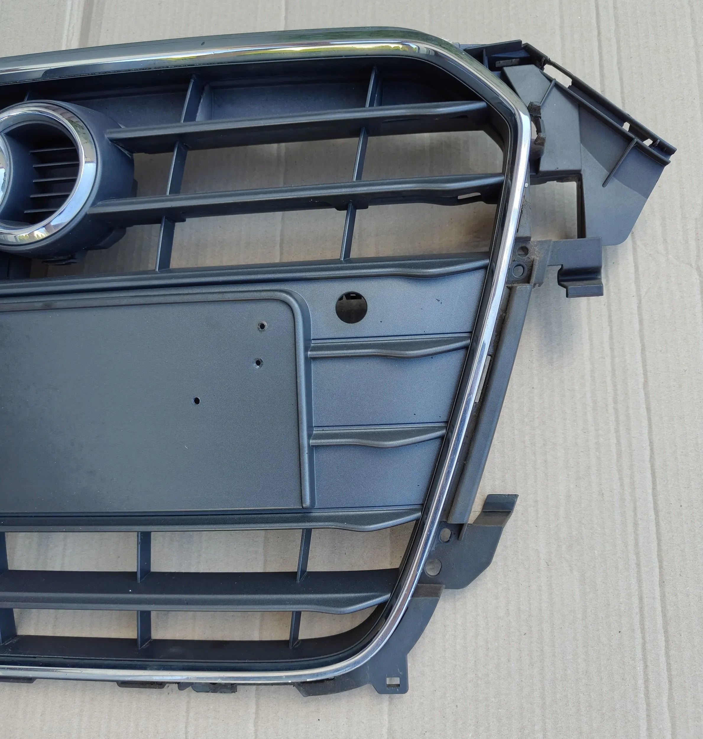 Kühlergrill Audi A4 B8 FRONTGRILL 8K0853651F8 Kühlergitter