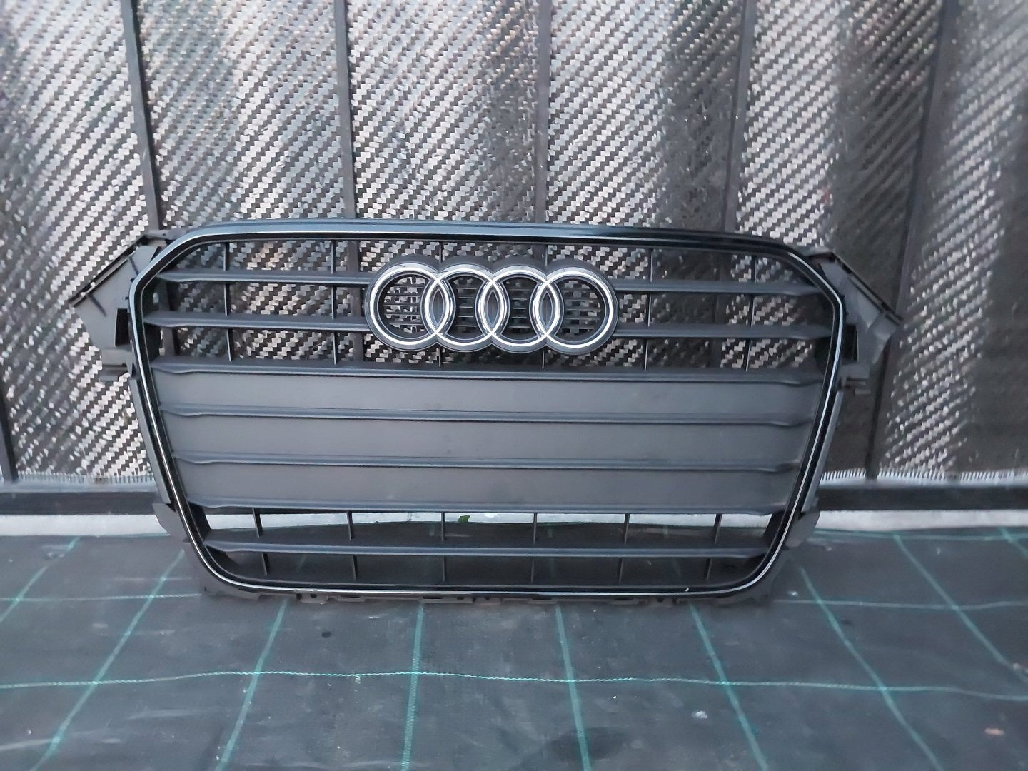 Kühlergrill Audi A4 B8 FRONTGRILL 8K0853651G8 Kühlergitter