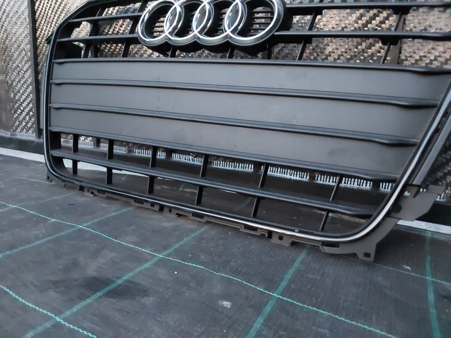 Kühlergrill Audi A4 B8 FRONTGRILL 8K0853651G8 Kühlergitter