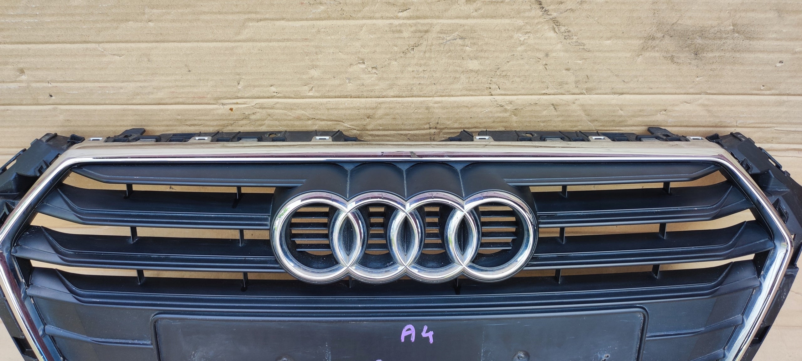 Kühlergrill Audi A4 B9 FRONTGRILL 8W0853651or Kühlergitter