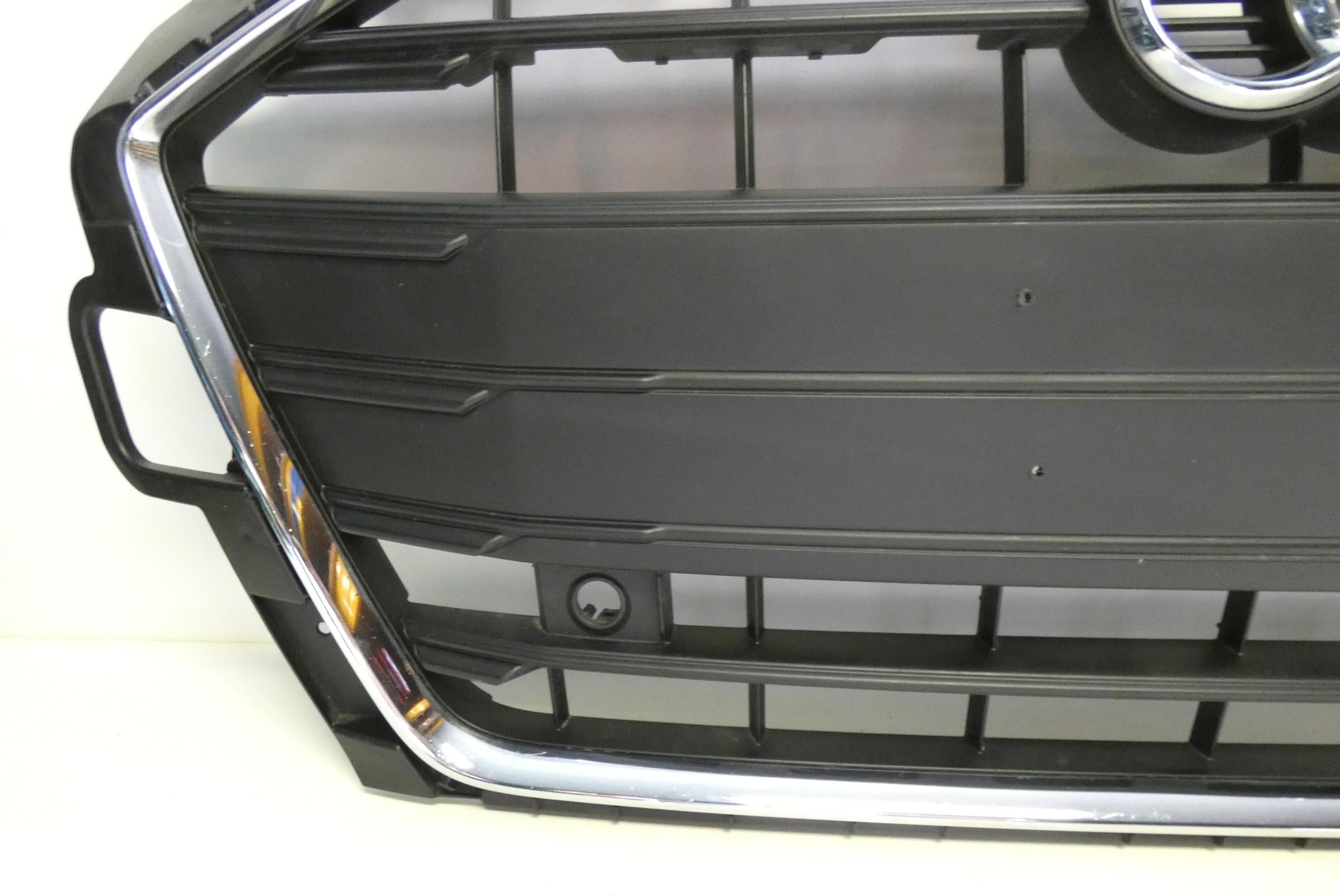 Kühlergrill Audi A4 B9 FRONTGRILL 8W0853651DB Kühlergitter