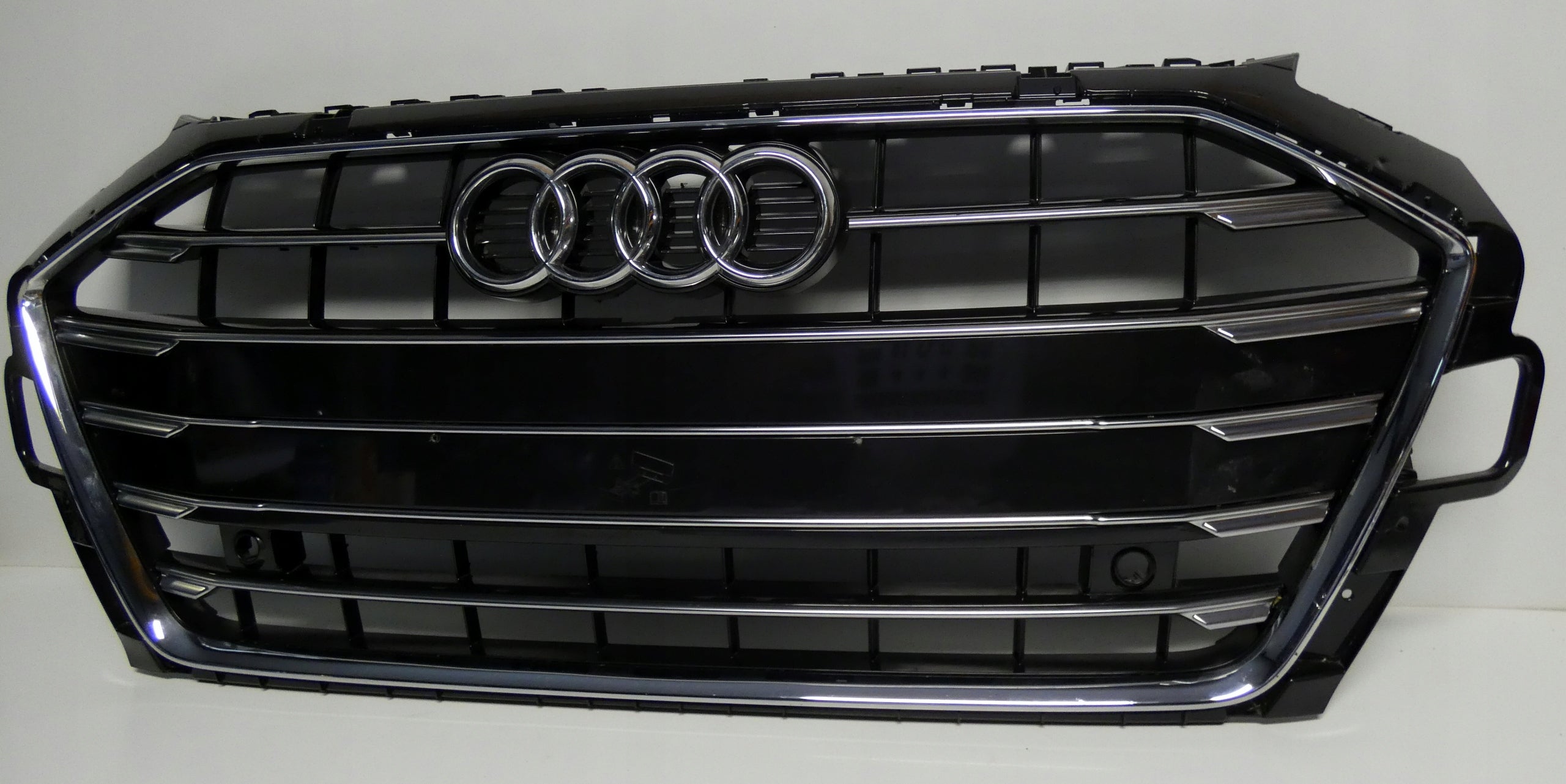  Grille de radiateur Audi A4 B9 8W0 GRILLE AVANT 8W0853651DF grille de radiateur  product image