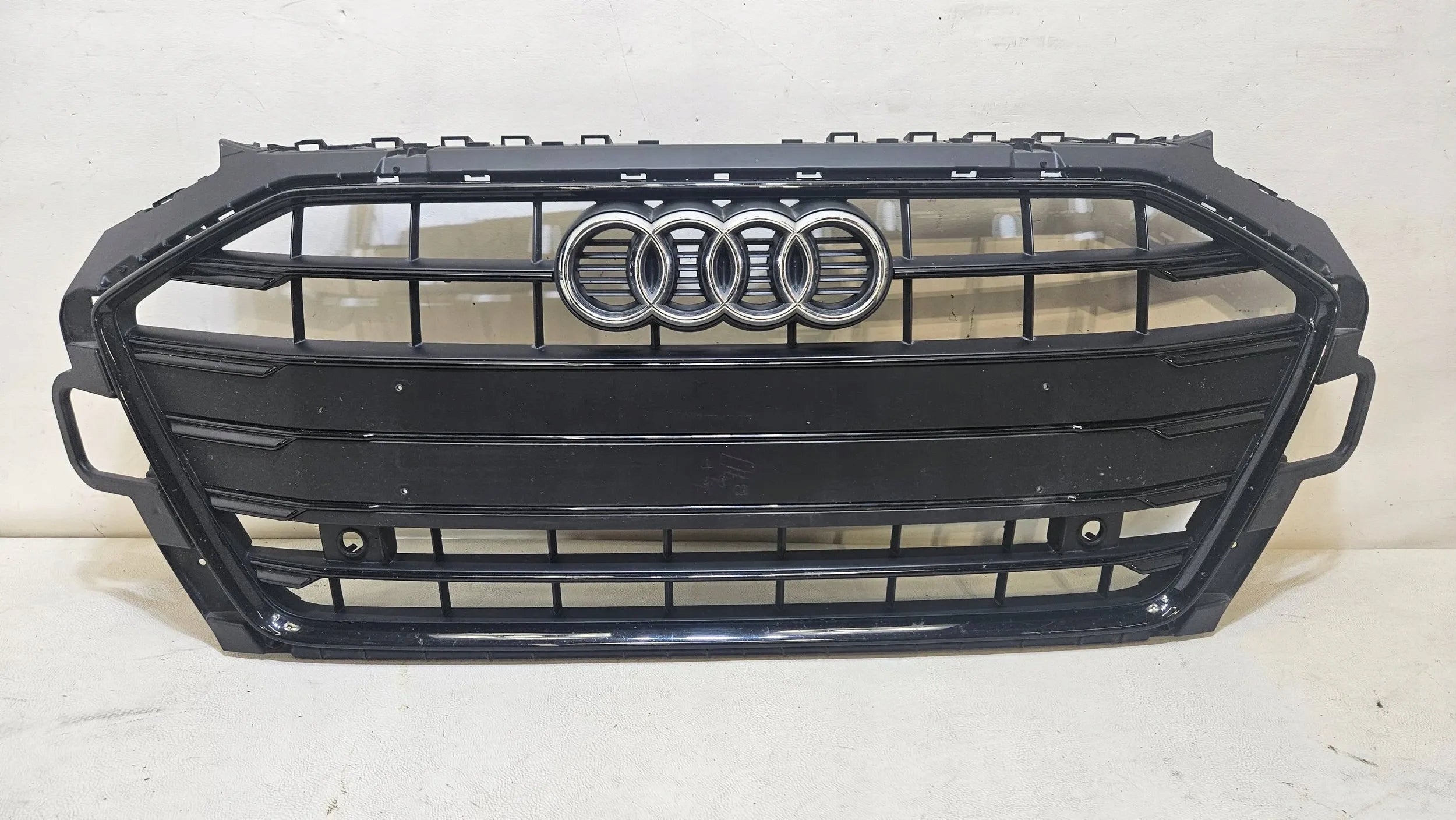  Kühlergrill Audi A4 B9 FRONTGRILL 8W0853651DF Kühlergitter product image