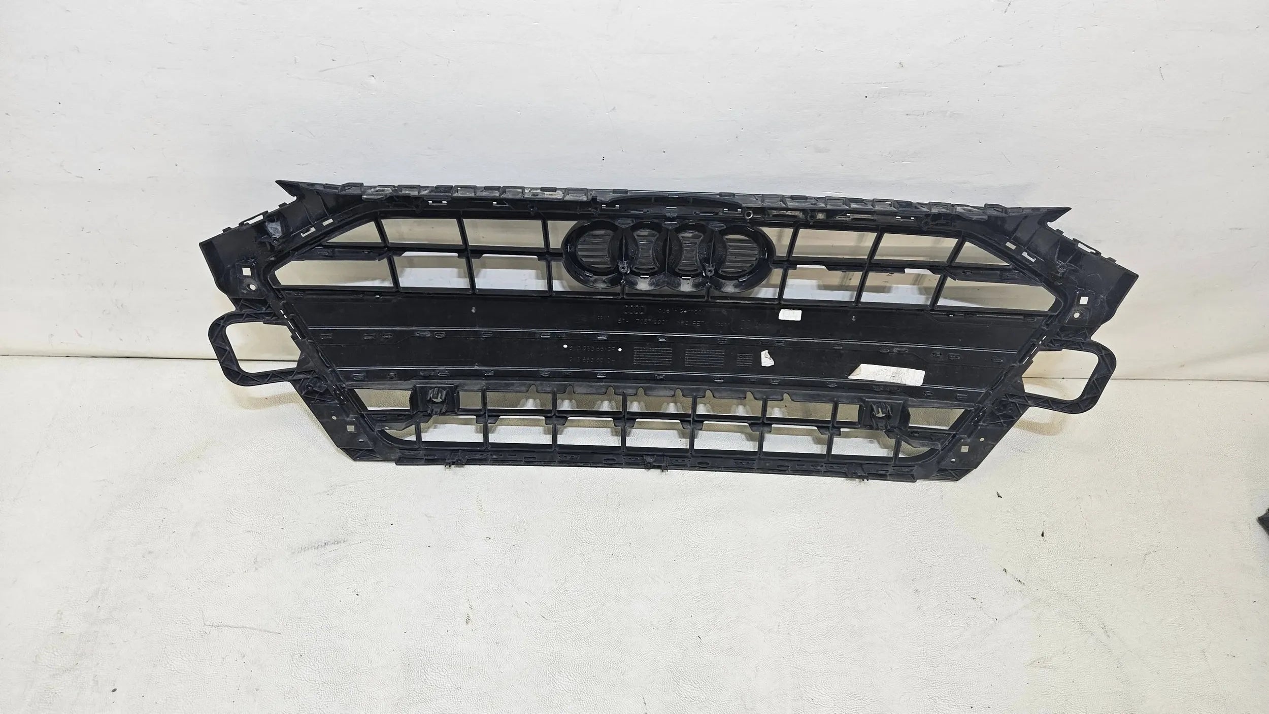 Kühlergrill Audi A4 B9 FRONTGRILL 8W0853651DF Kühlergitter