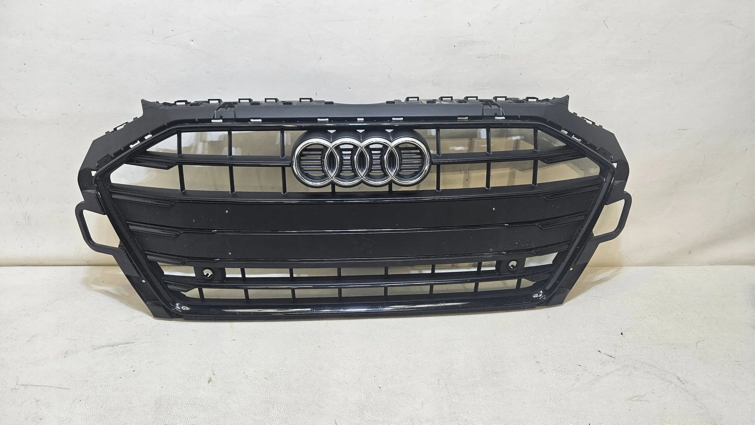 Kühlergrill Audi A4 B9 FRONTGRILL 8W0853651DF Kühlergitter