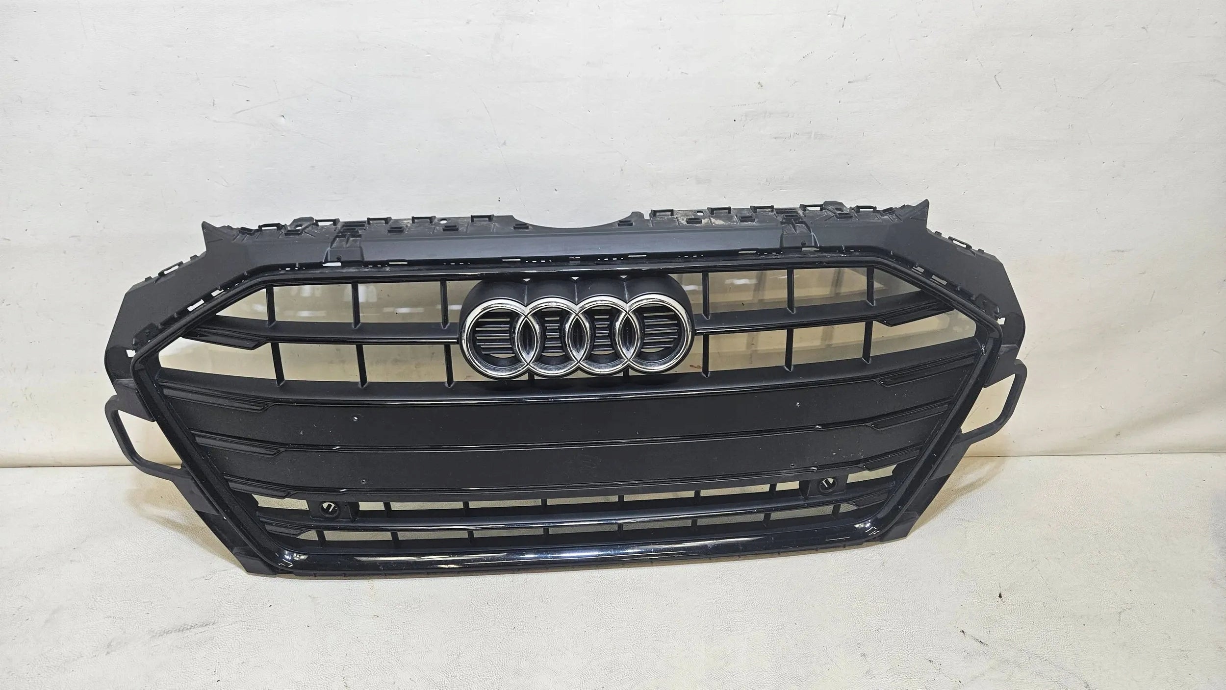 Kühlergrill Audi A4 B9 FRONTGRILL 8W0853651DF Kühlergitter