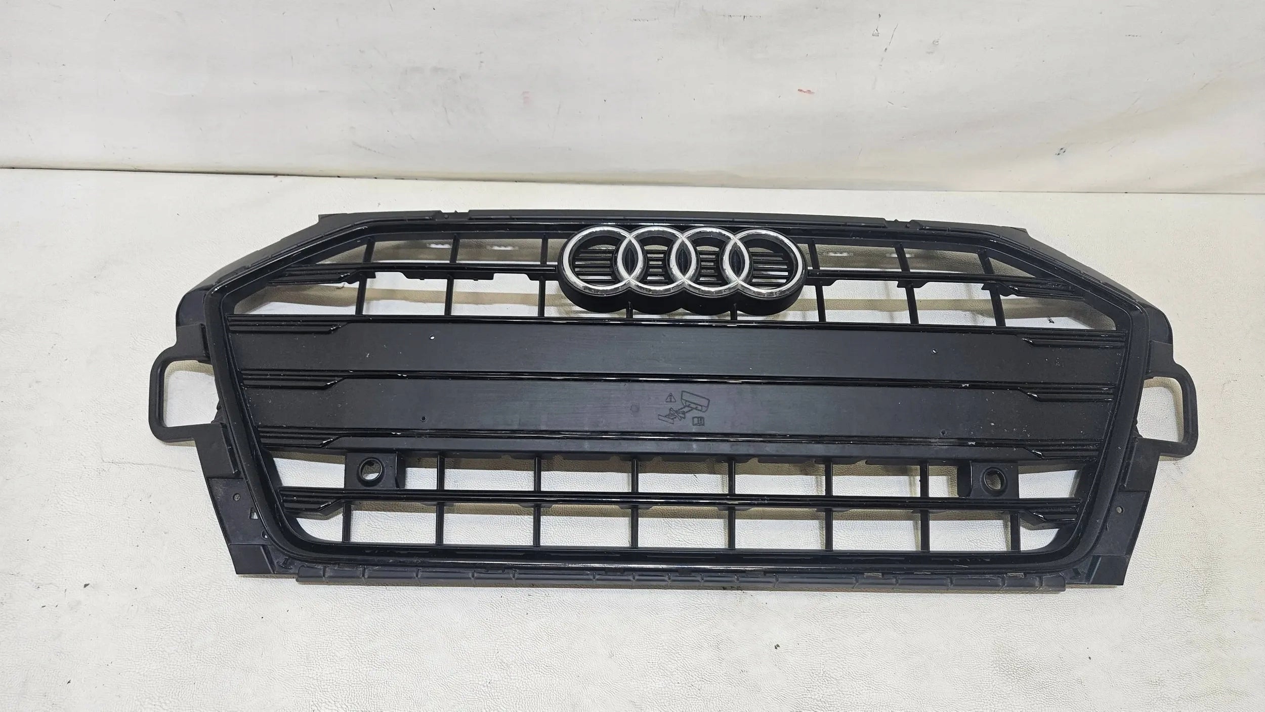 Kühlergrill Audi A4 B9 FRONTGRILL 8W0853651DF Kühlergitter