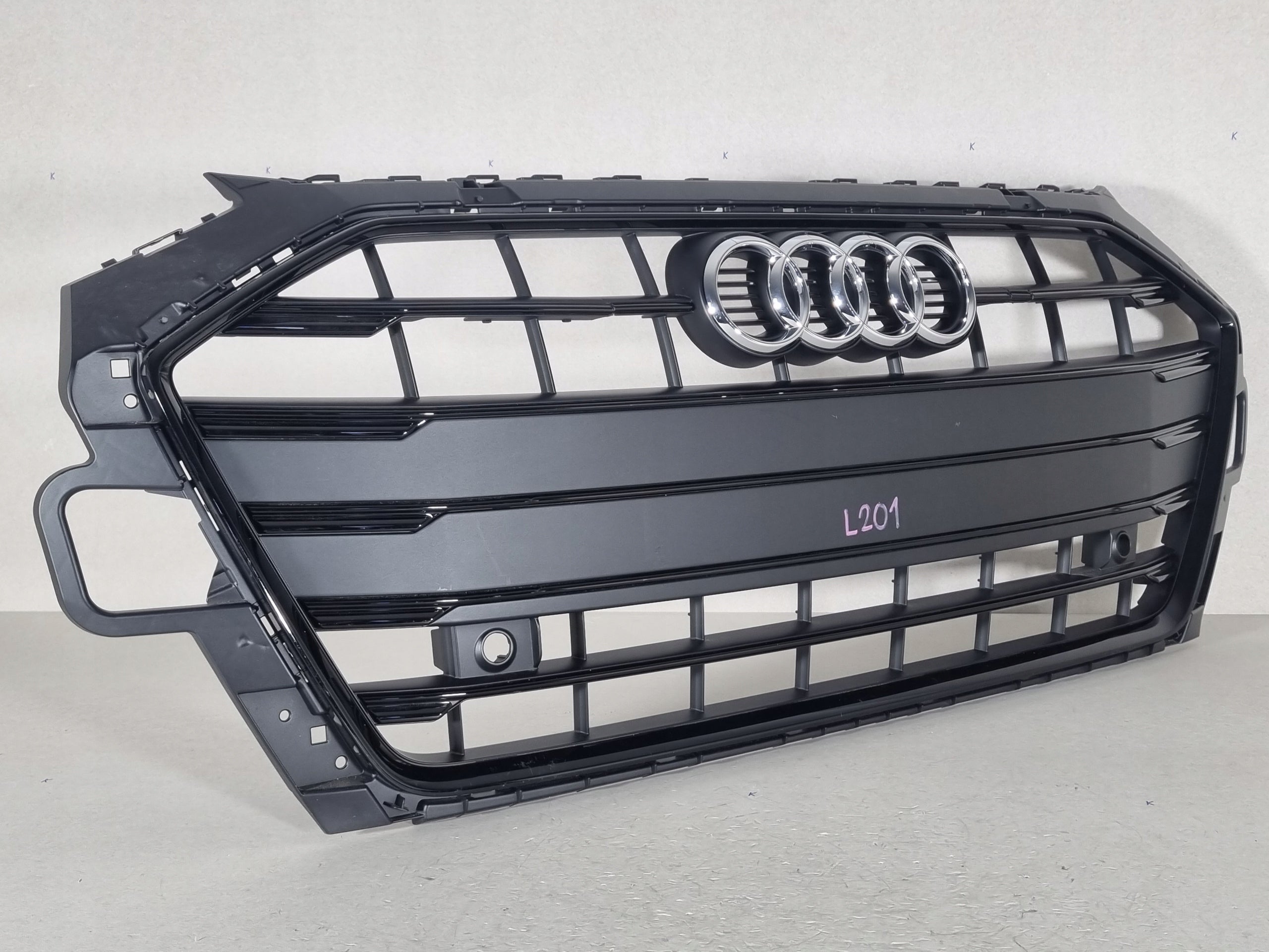 Kühlergrill Audi A4 FRONTGRILL 8W0853651DF Kühlergitter