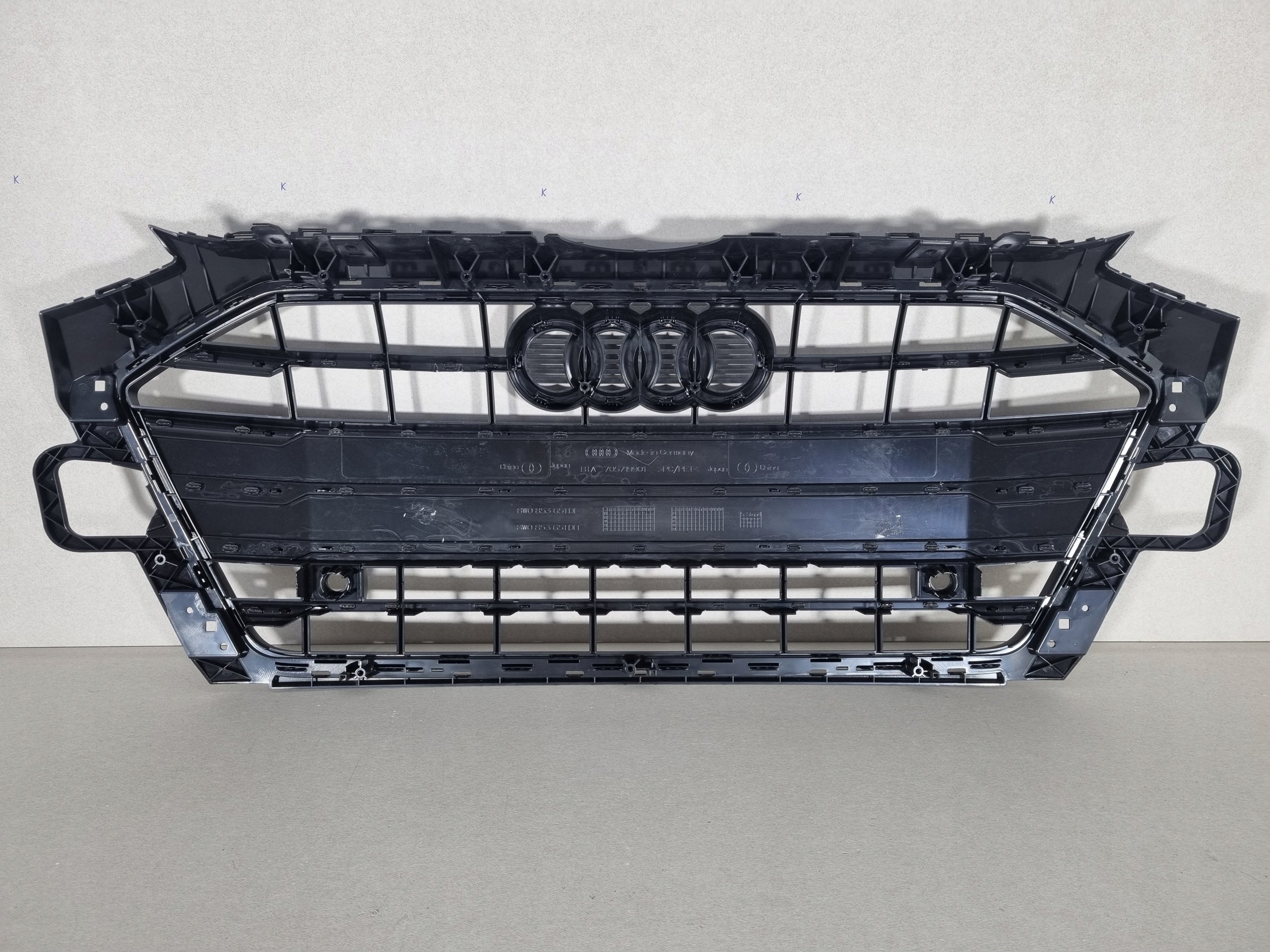 Kühlergrill Audi A4 FRONTGRILL 8W0853651DF Kühlergitter