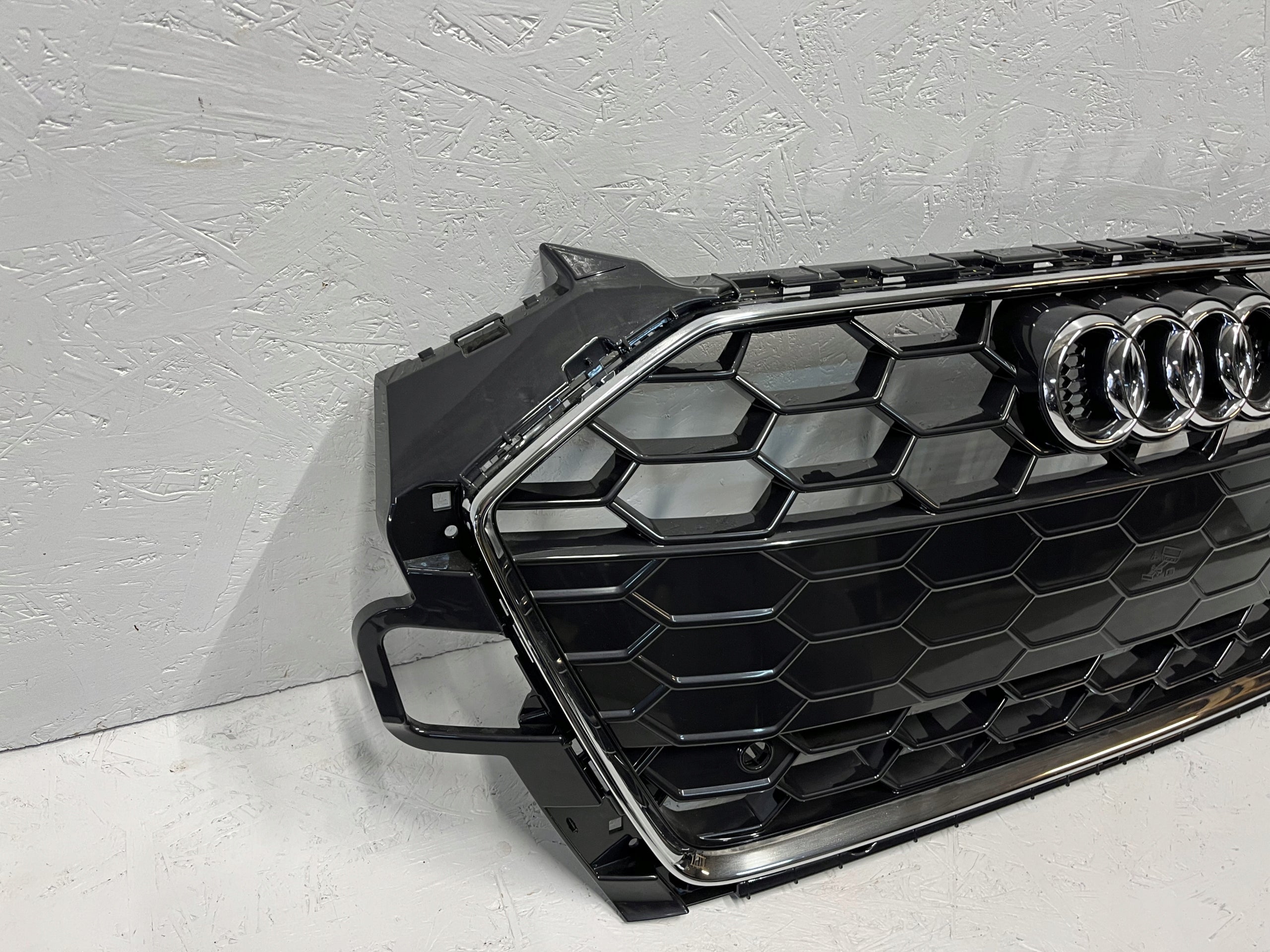 Kühlergrill Audi A4 B9 FRONTGRILL 8W0853651EB Kühlergitter