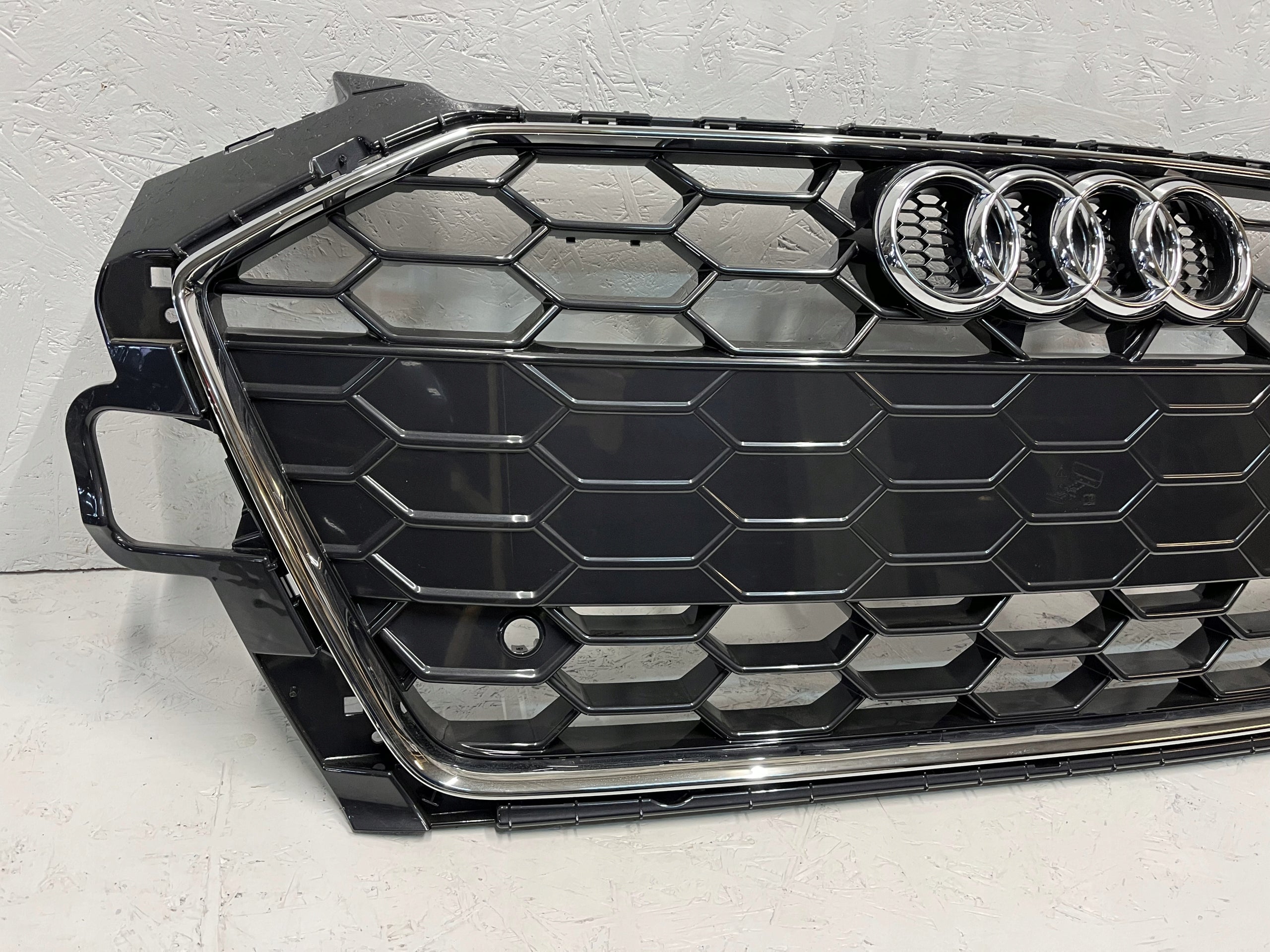 Kühlergrill Audi A4 B9 FRONTGRILL 8W0853651EB Kühlergitter