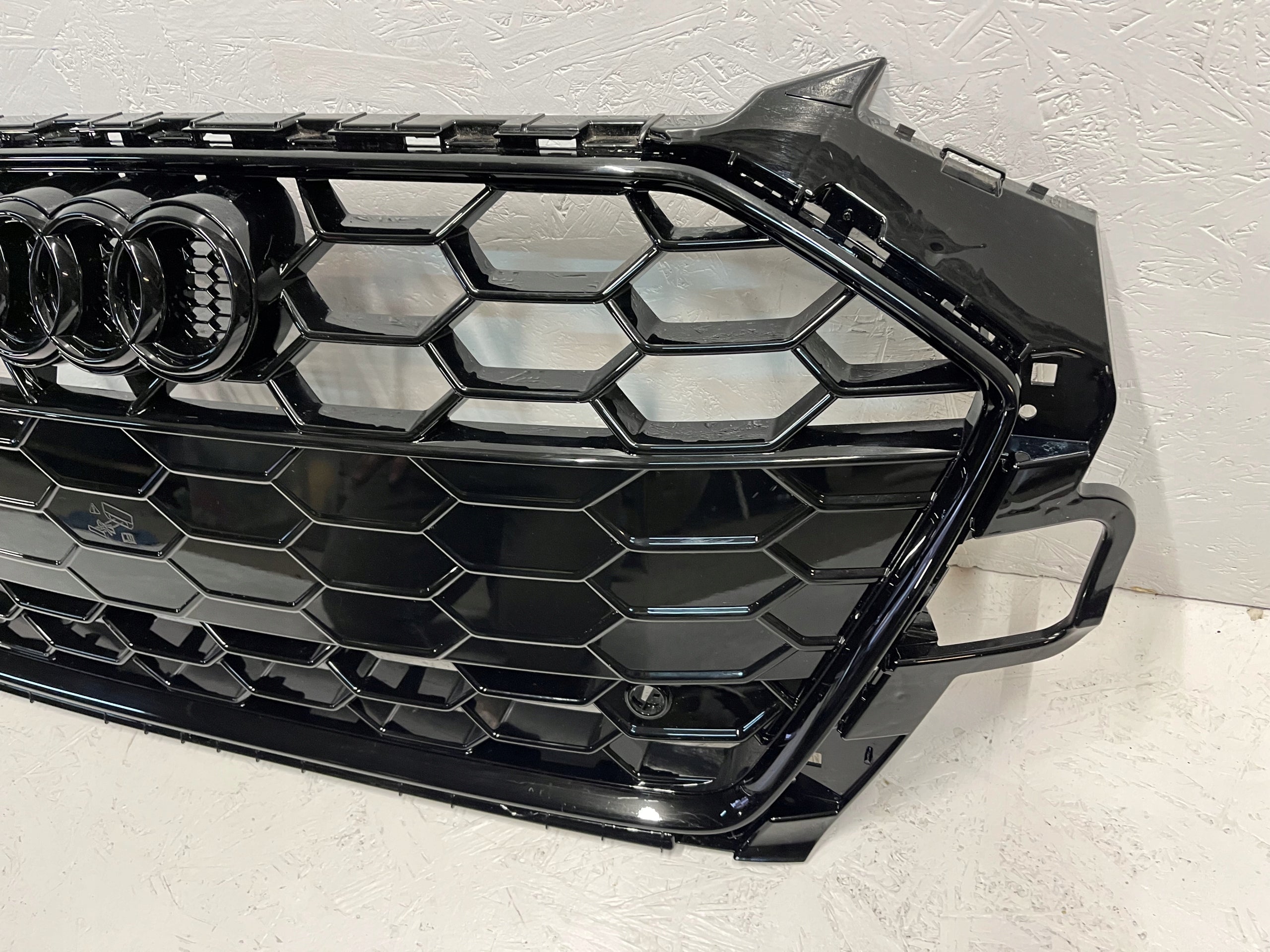 Kühlergrill Audi A4 B9 FRONTGRILL 8W0853651EB Kühlergitter