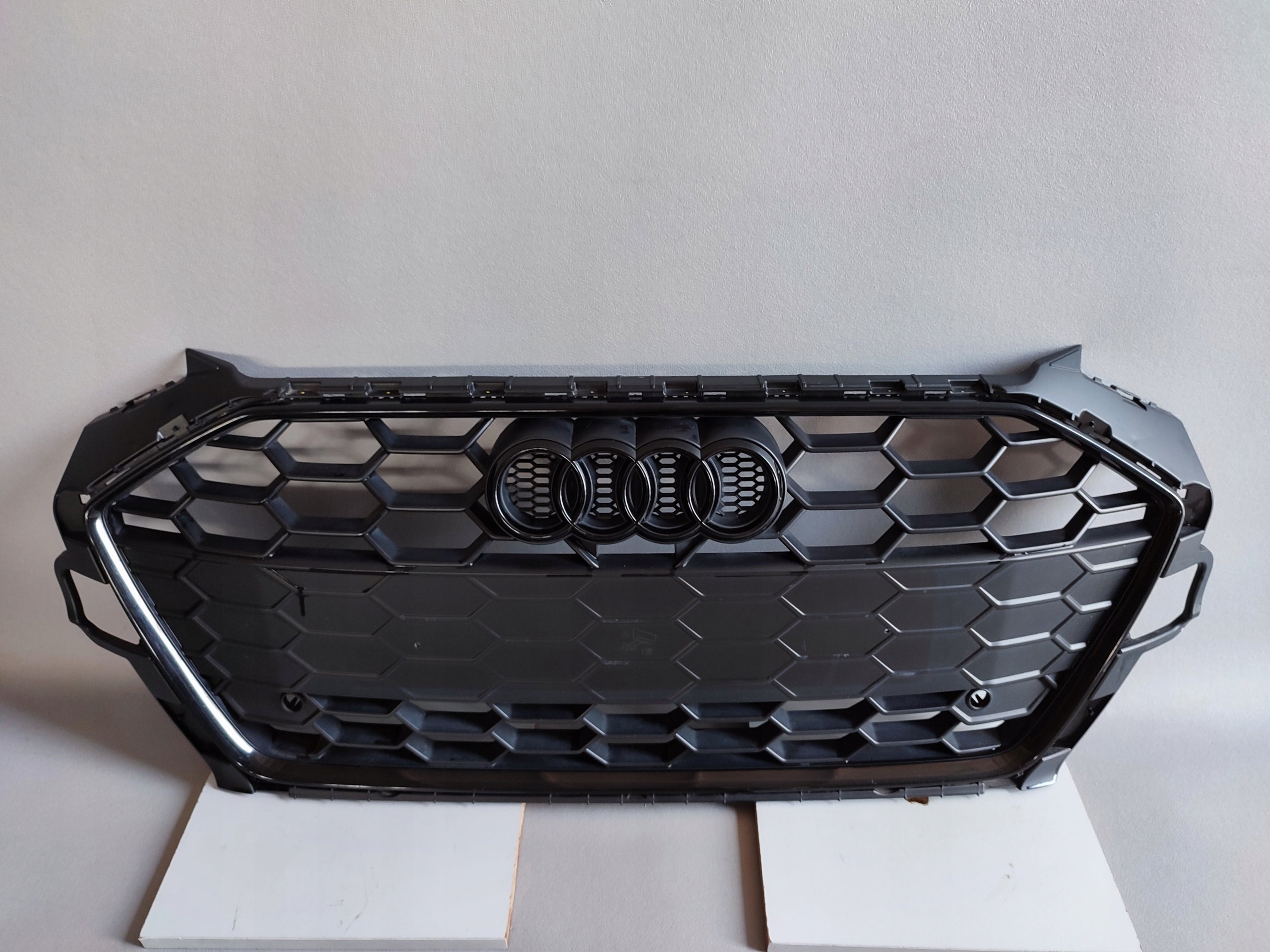 Kühlergrill Audi A4 B9 8W0 FRONTGRILL 8W0853651DT Kühlergitter