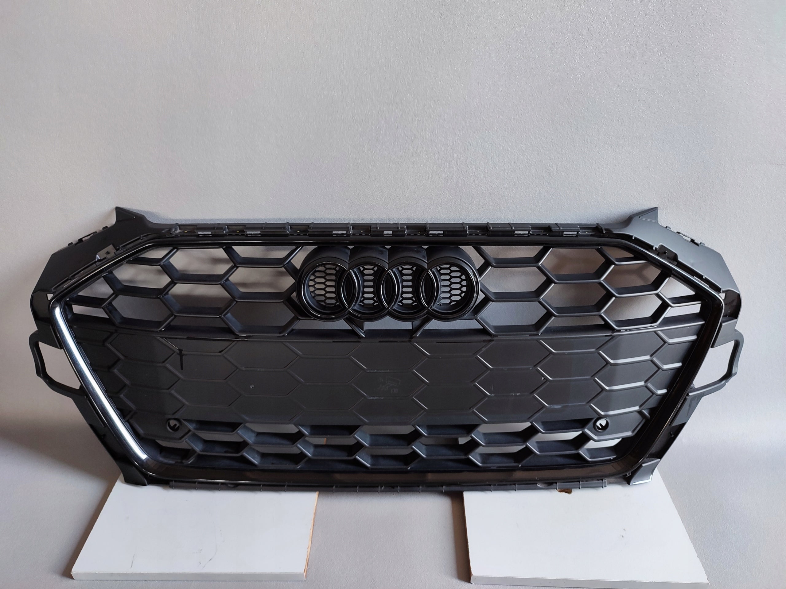 Kühlergrill Audi A4 B9 8W0 FRONTGRILL 8W0853651DT Kühlergitter