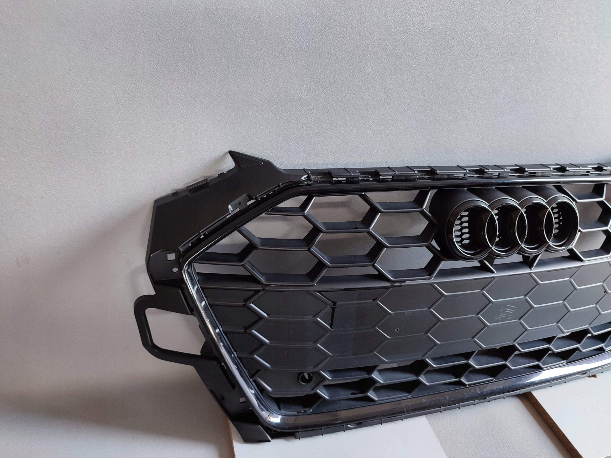 Kühlergrill Audi A4 B9 8W0 FRONTGRILL 8W0853651DT Kühlergitter