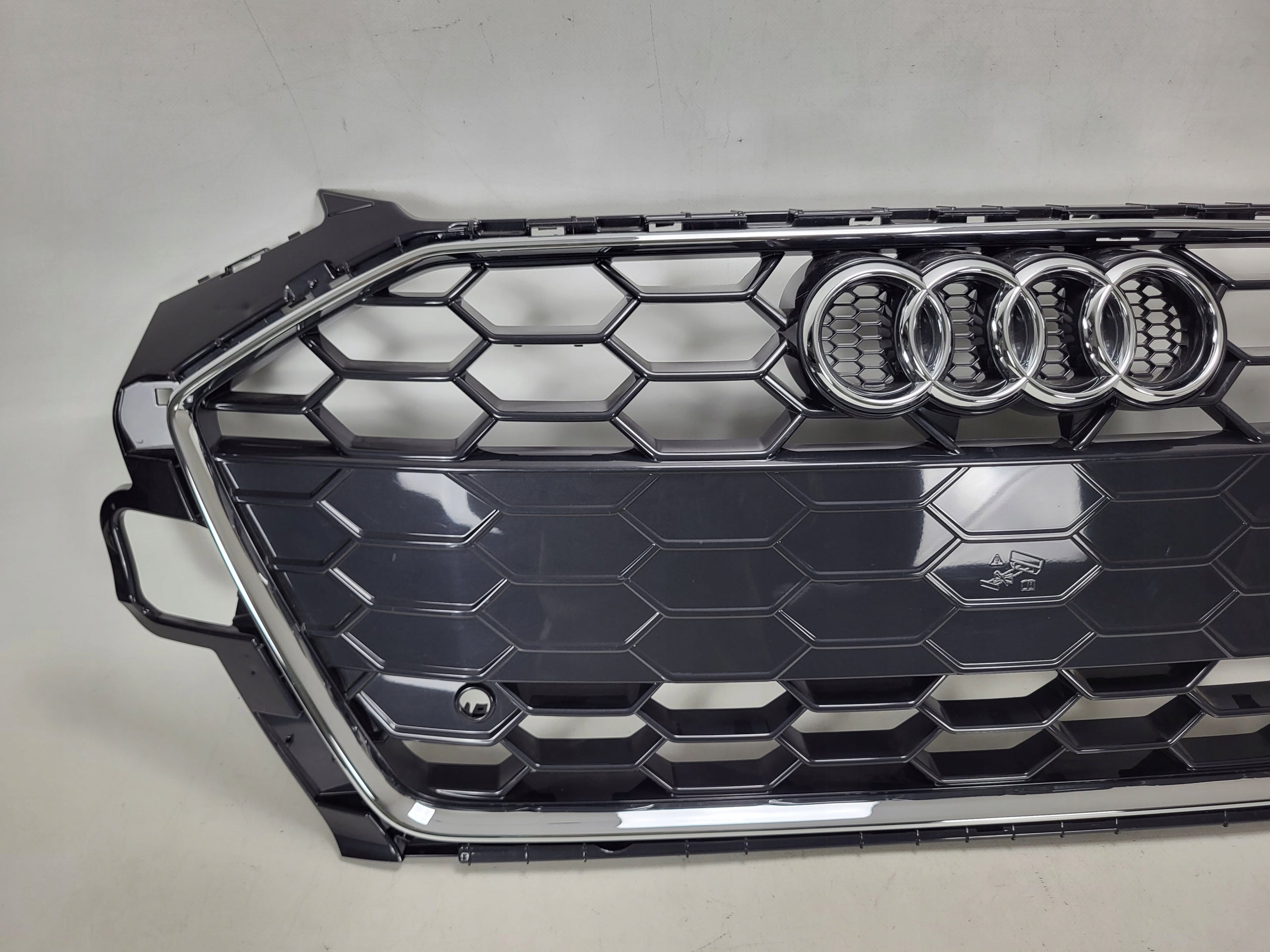 Kühlergrill Audi A4 B9 FRONTGRILL 8W0853651EB Kühlergitter