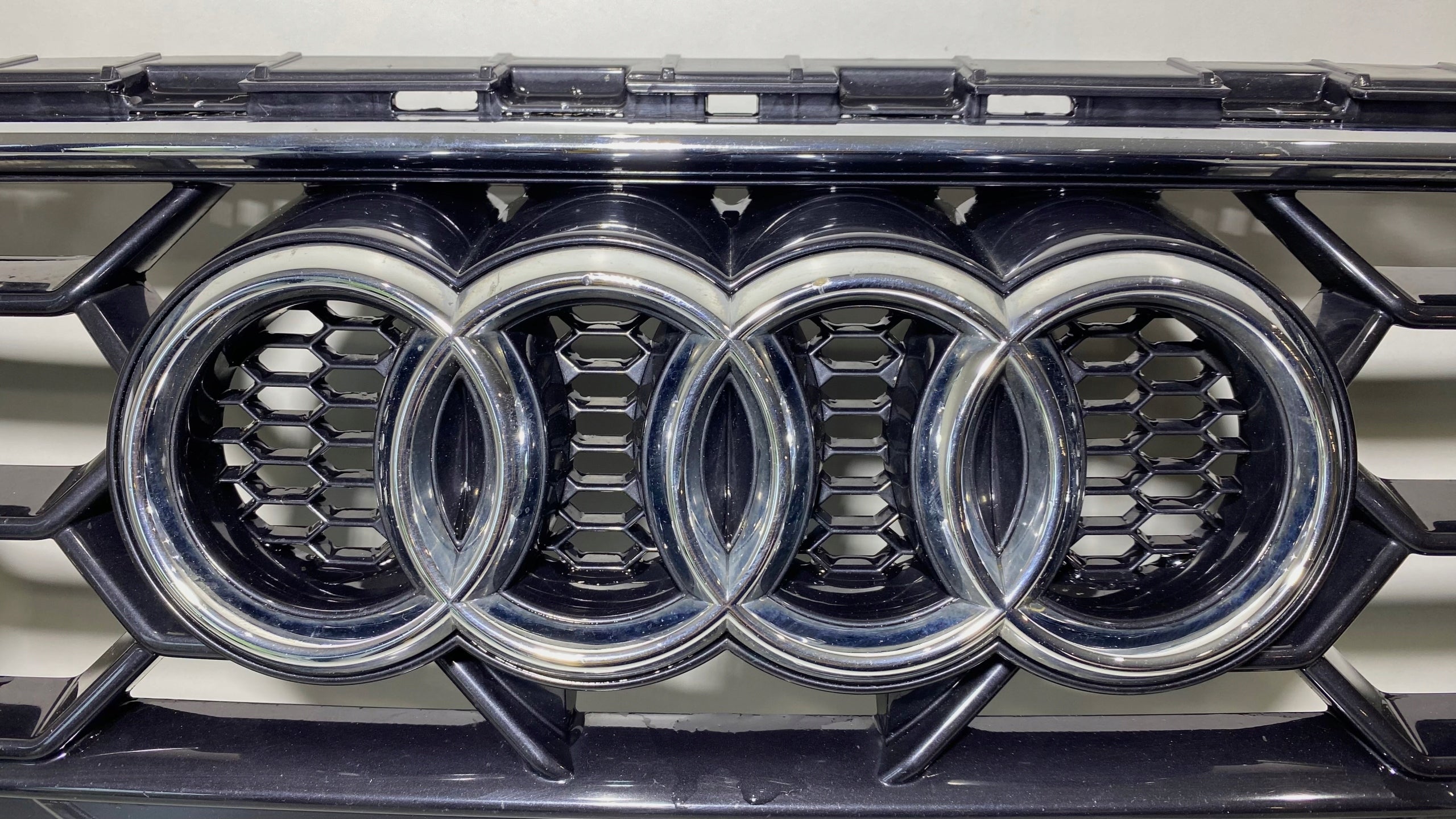 Kühlergrill Audi A4 B9 FRONTGRILL 8W0853651EB Kühlergitter