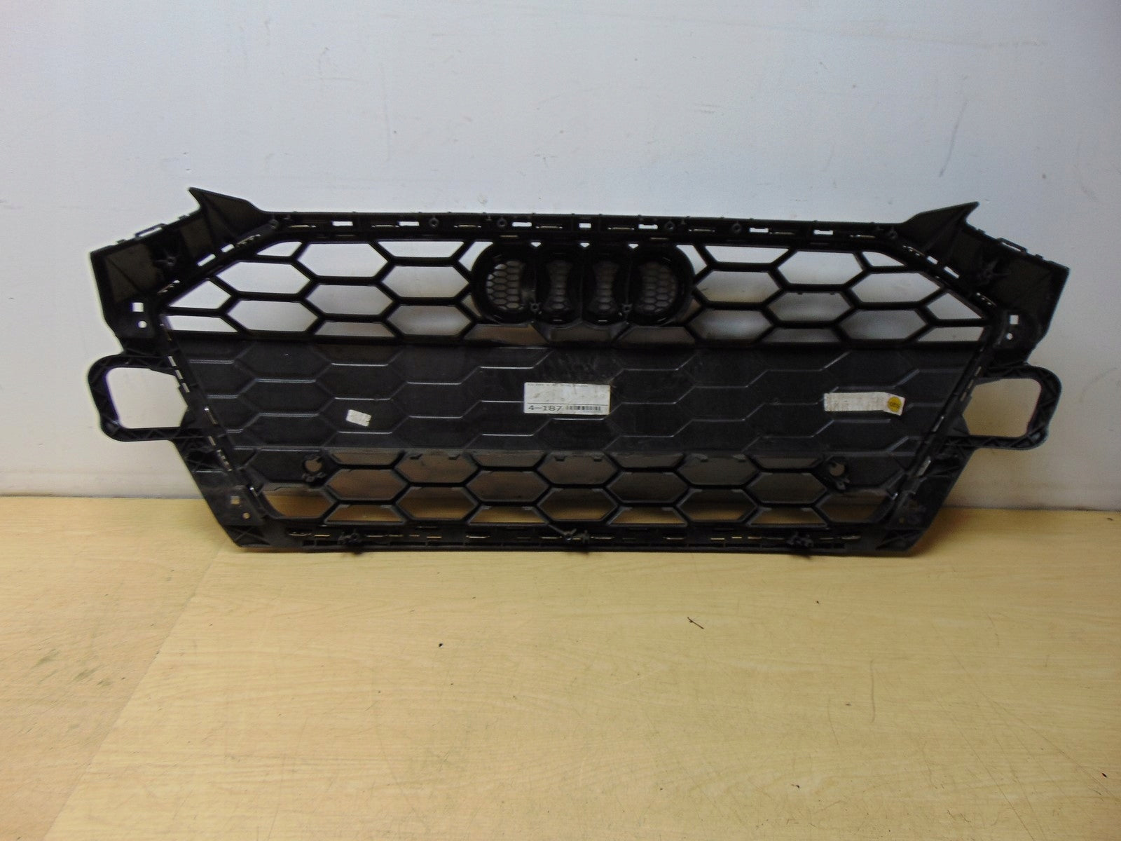 Kühlergrill Audi A4 B9 FRONTGRILL 8W0853651EB Kühlergitter