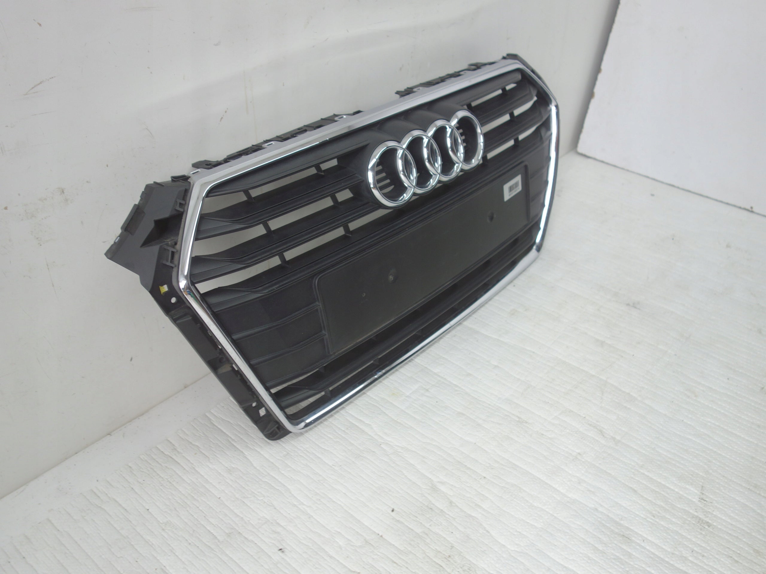 Kühlergrill Audi A4 B9 FRONTGRILL 8W0853651 Kühlergitter