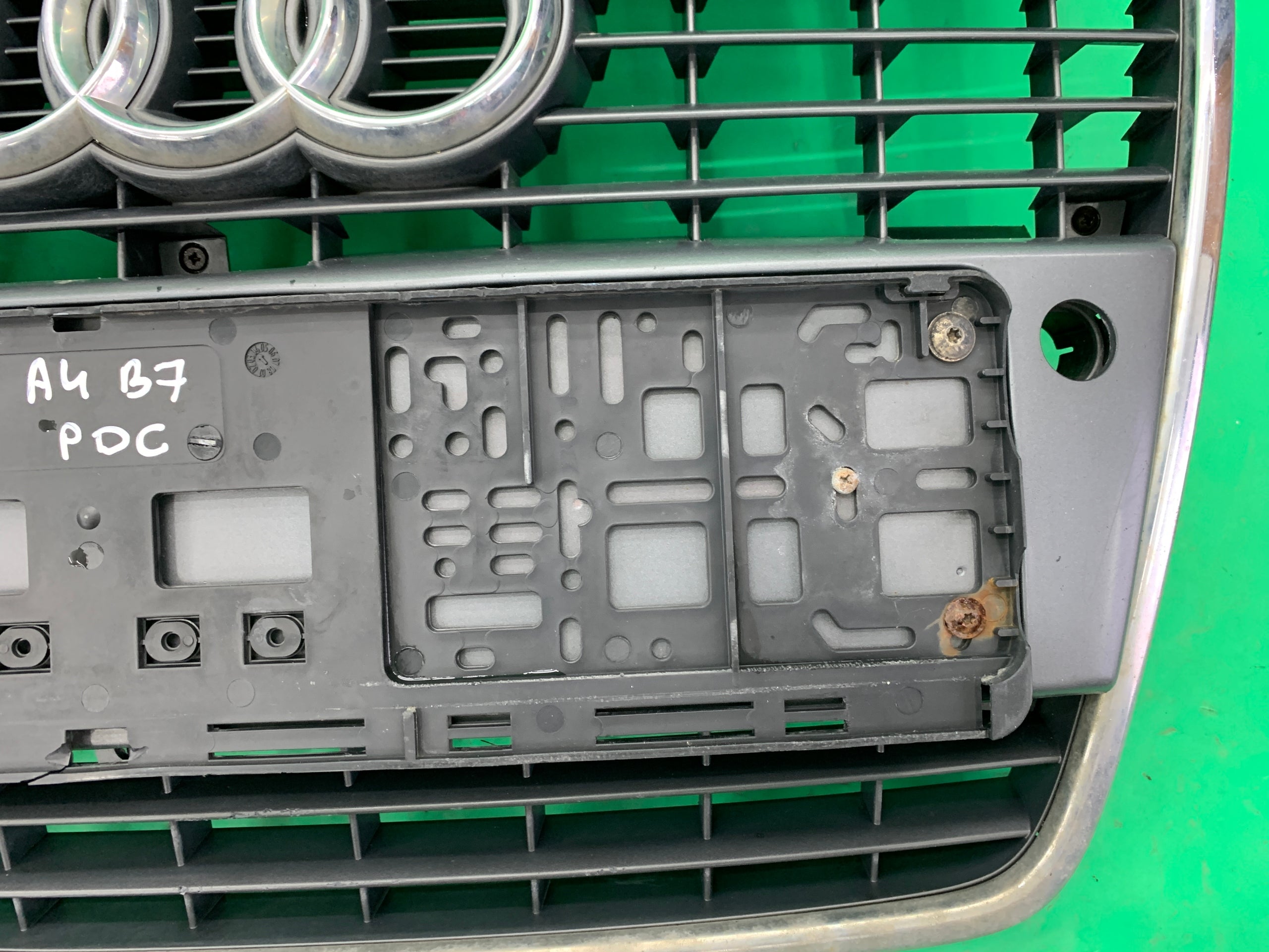 Kühlergrill Audi A4 B7 AM FRONTGRILL Kühlergitter