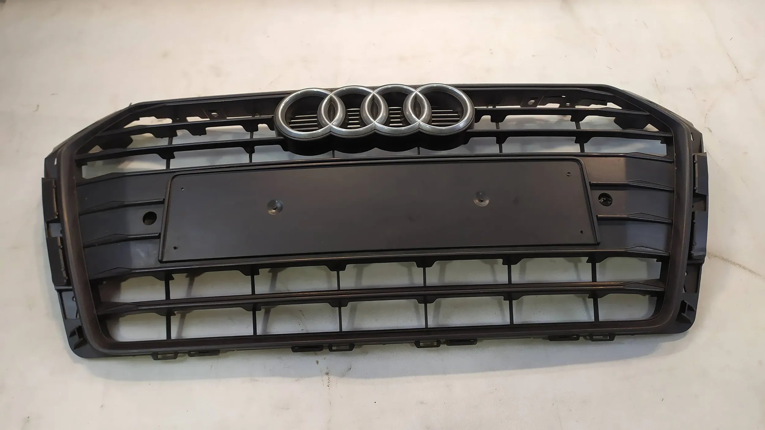  Grille de radiateur Audi A4 B9 GRILLE AVANT 8J0853651A Grille de radiateur  product image