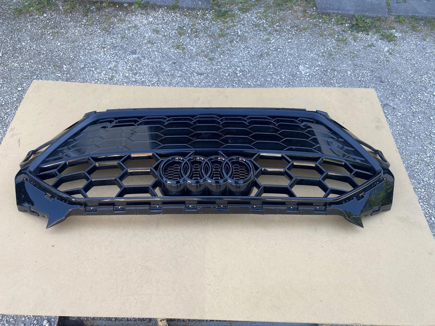 Kühlergrill Audi A4 B9 FRONTGRILL 8W0853651EB Kühlergitter