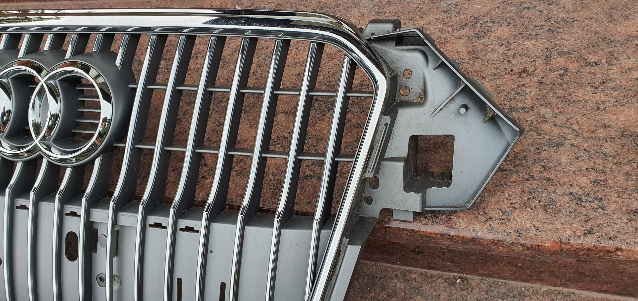 Kühlergrill Audi A4 B8 ALLROAD FRONTGRILL 8K0853651LS Kühlergitter