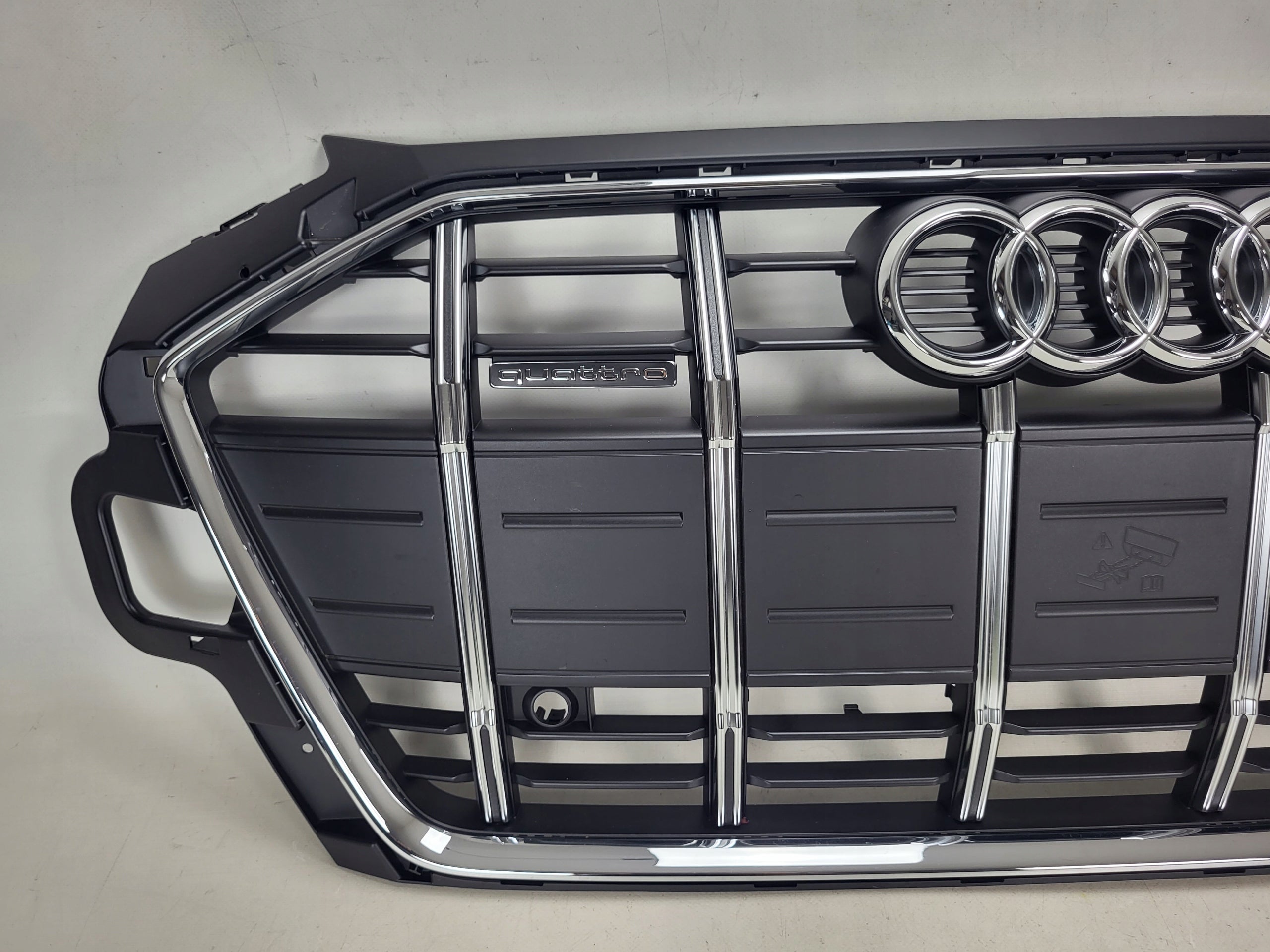 Kühlergrill Audi S4 ALLROAD A4 B9 FRONTGRILL 8W0853651DK Kühlergitter