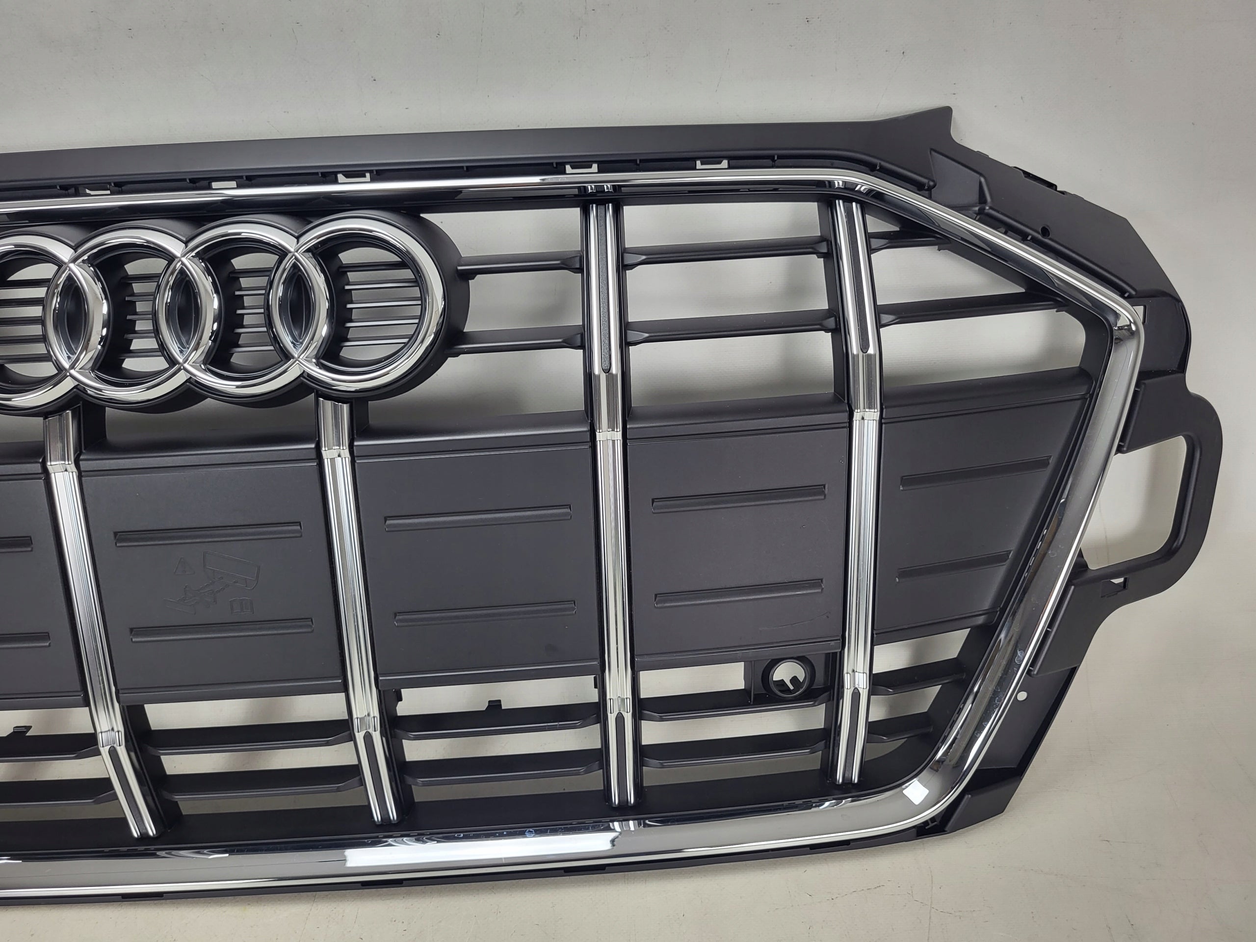 Kühlergrill Audi S4 ALLROAD A4 B9 FRONTGRILL 8W0853651DK Kühlergitter